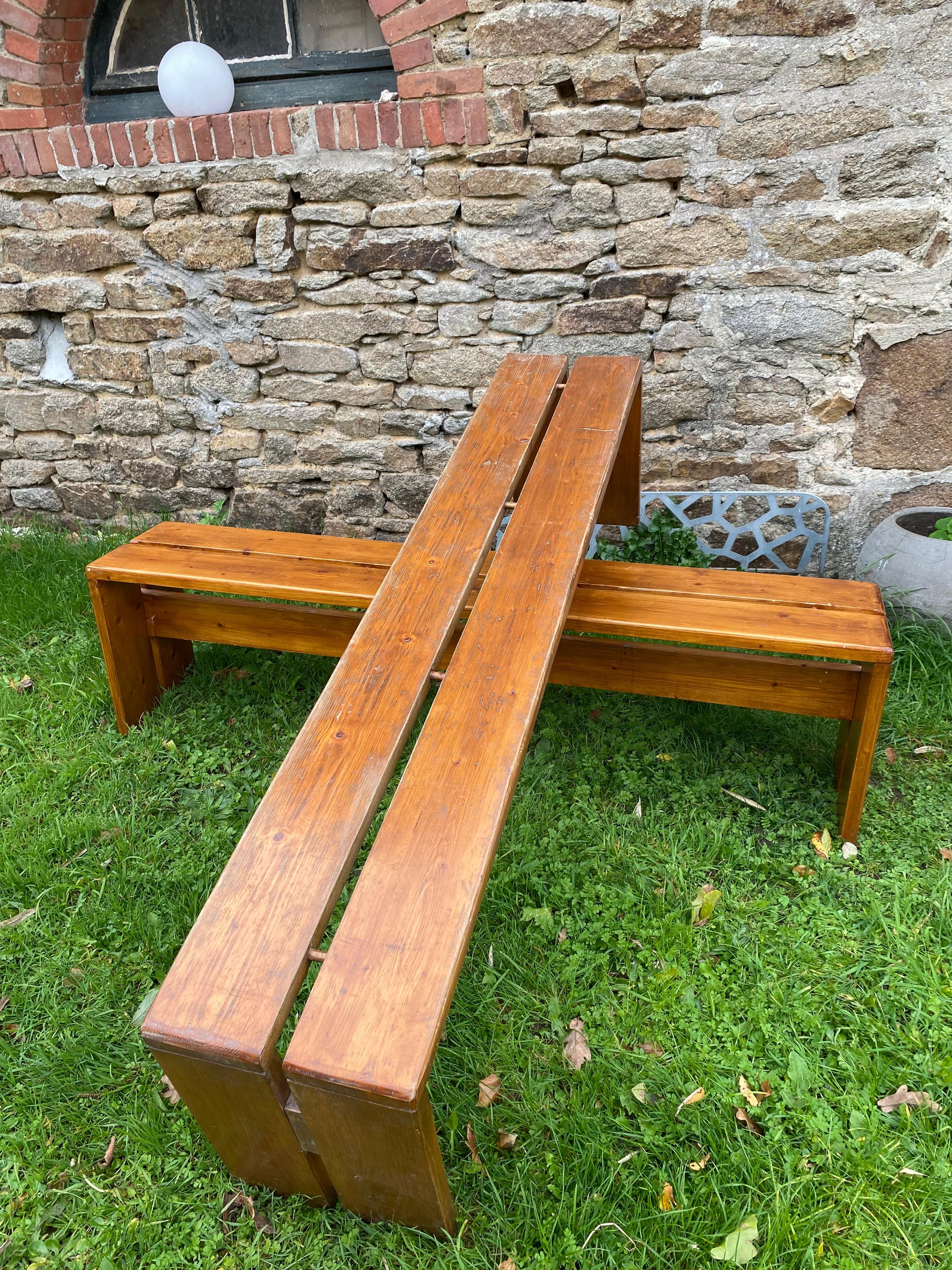 Charlotte Perriand - Pair of benches - Les arcs 1600 - Solid pine - 1969 For Sale 2