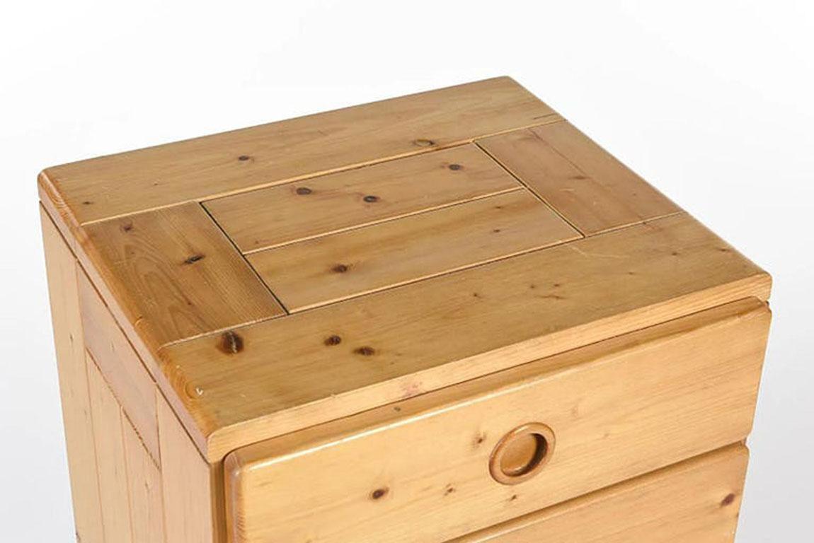 Charlotte Perriand, Pair of Chests of Drawers  Les Arcs, circa 1960 In Good Condition For Sale In Saint-Ouen, FR
