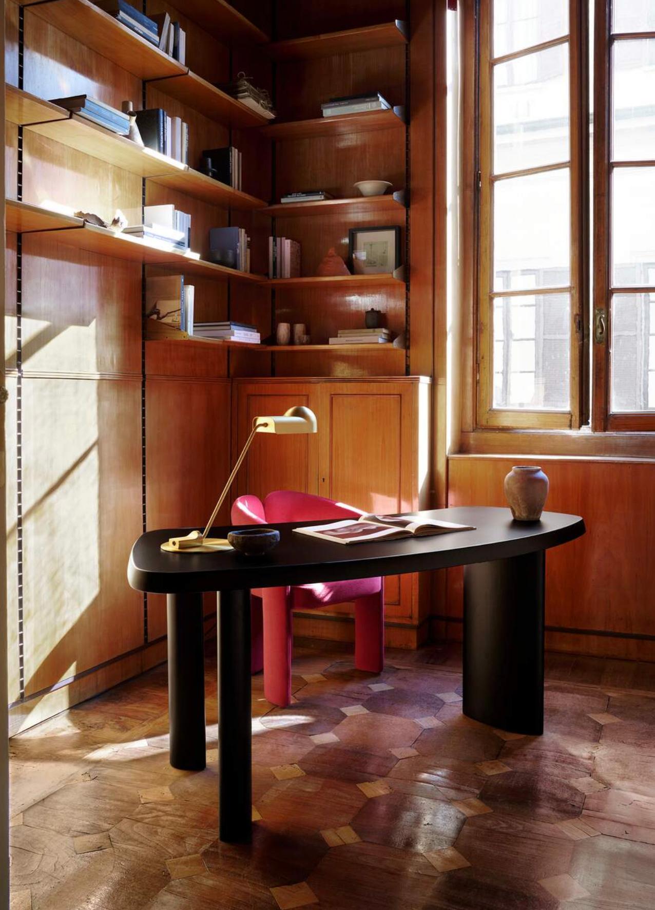 Charlotte Perriand Petit Bureau En Forme Libre Tisch für Cassina im Angebot 10