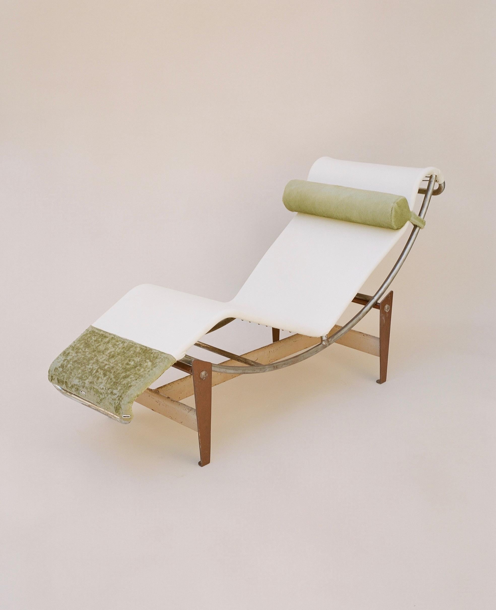 chaise basculante charlotte perriand