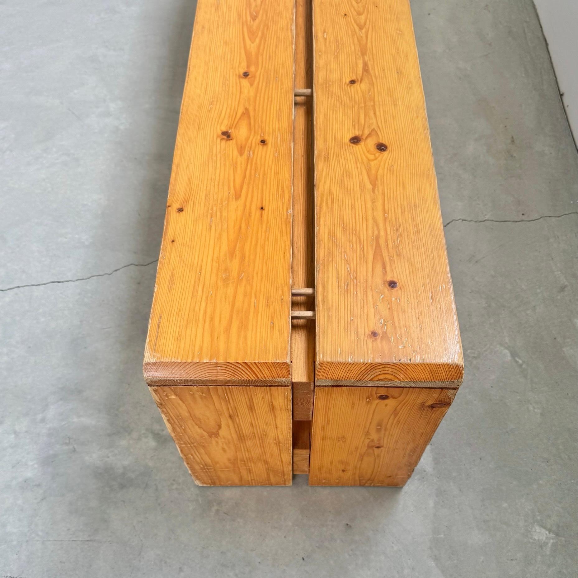 Charlotte Perriand Kiefernholzbank für Les Arcs, Frankreich, 1970er Jahre im Angebot 5