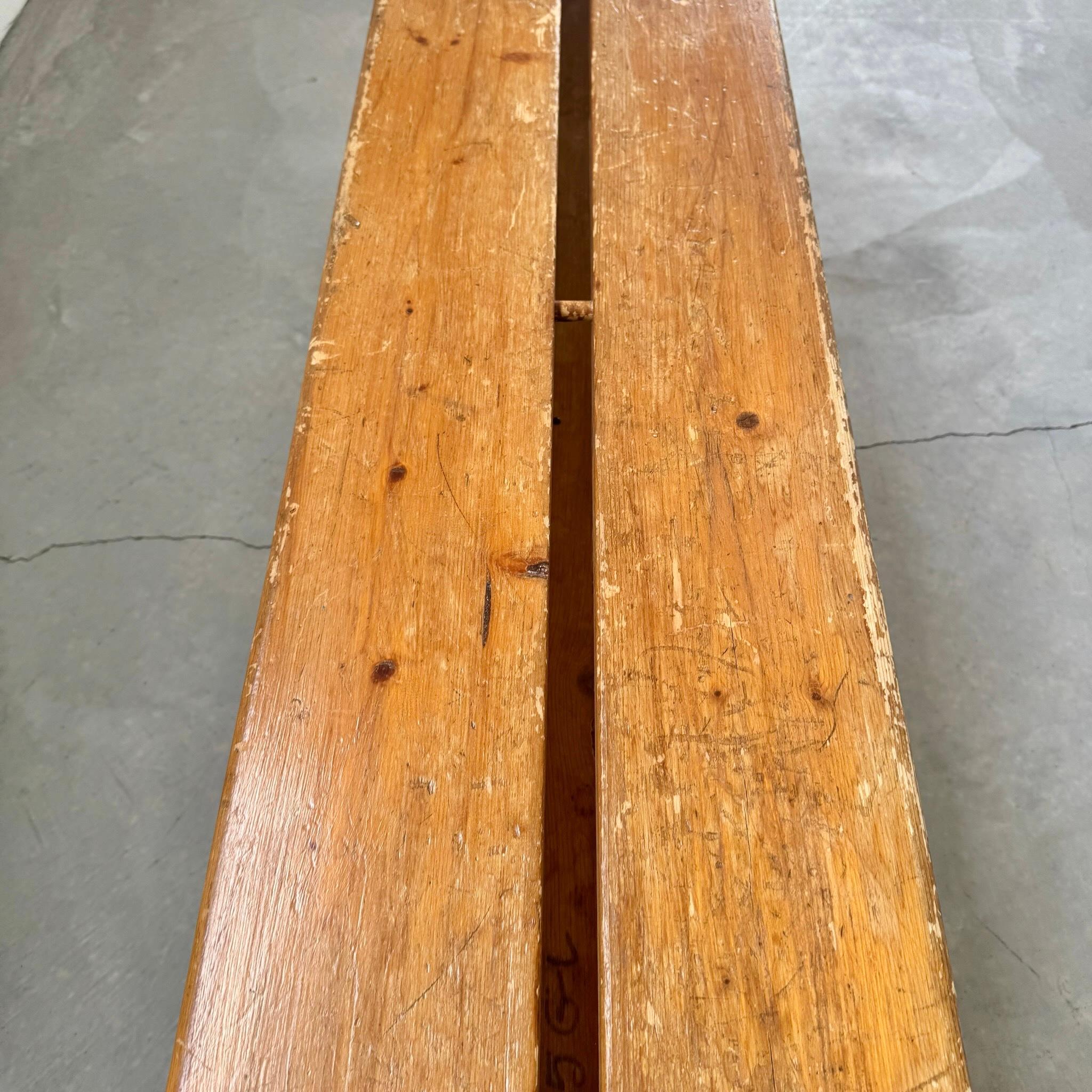 Banco de pino Charlotte Perriand para Les Arcs, años 70 Francia en venta 4