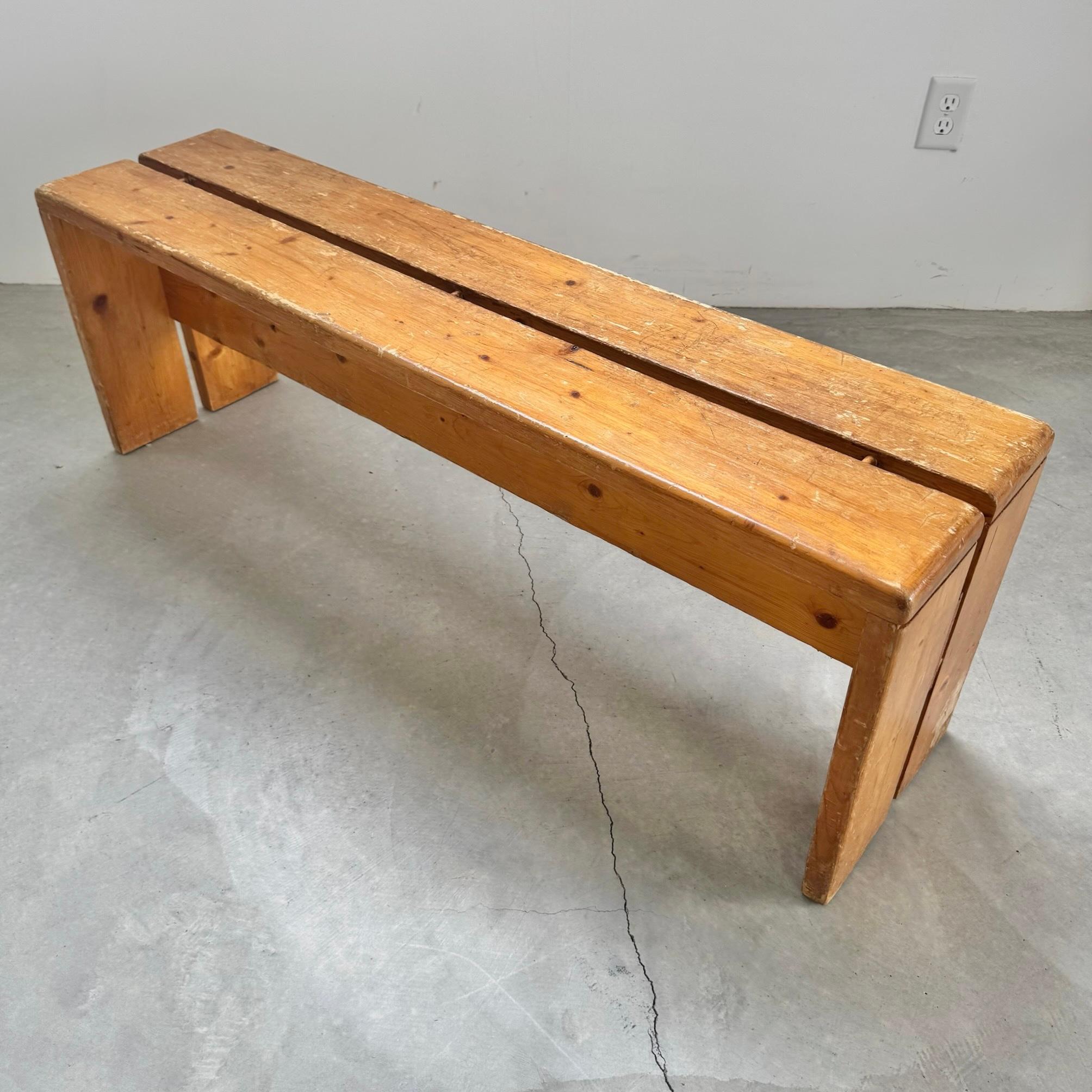 Banco de pino Charlotte Perriand para Les Arcs, años 70 Francia en Bueno estado para la venta en Los Angeles, CA