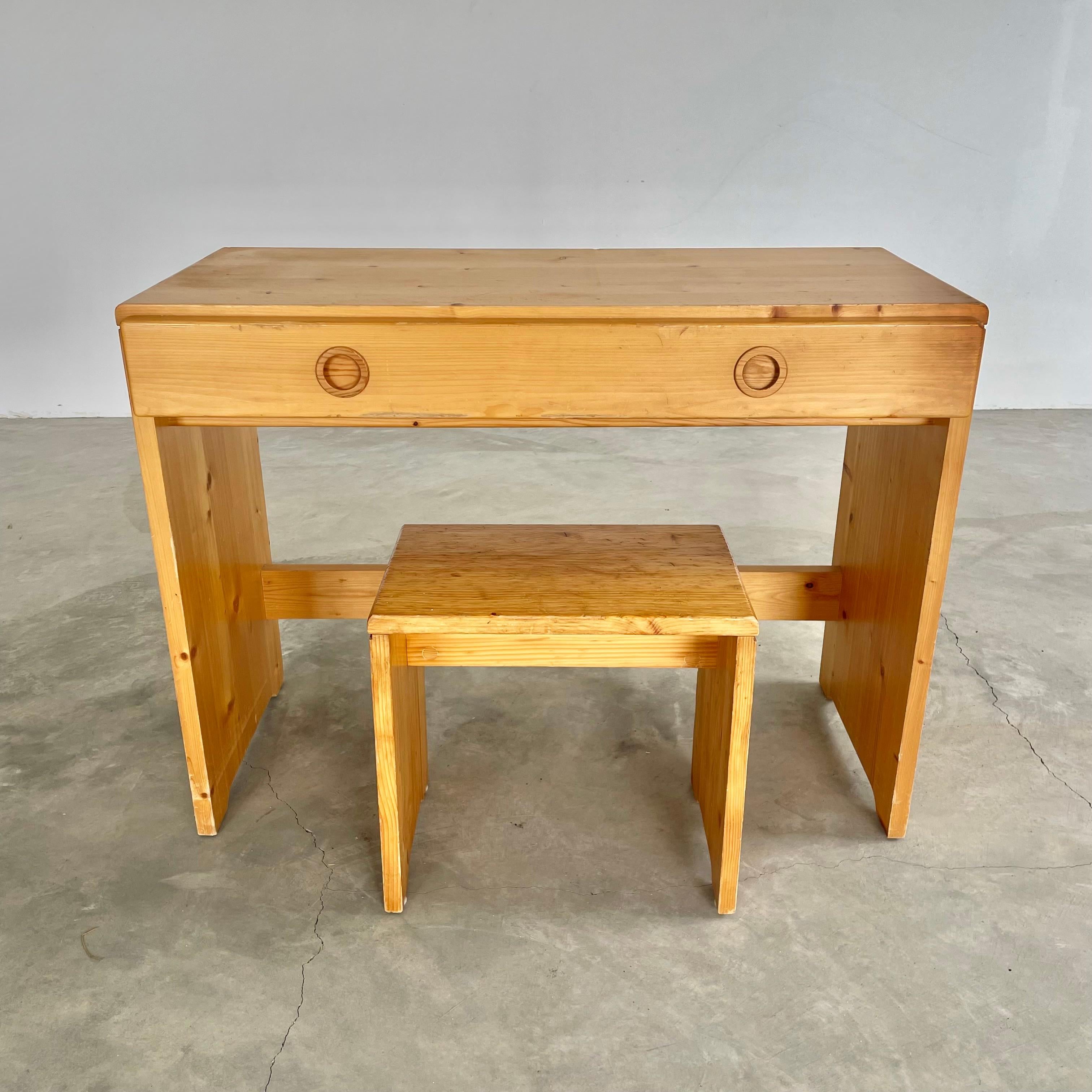 Mid-Century Modern Charlotte Perriand Pine Desk for Les Arcs with Matching Stool, 1960s France For Sale