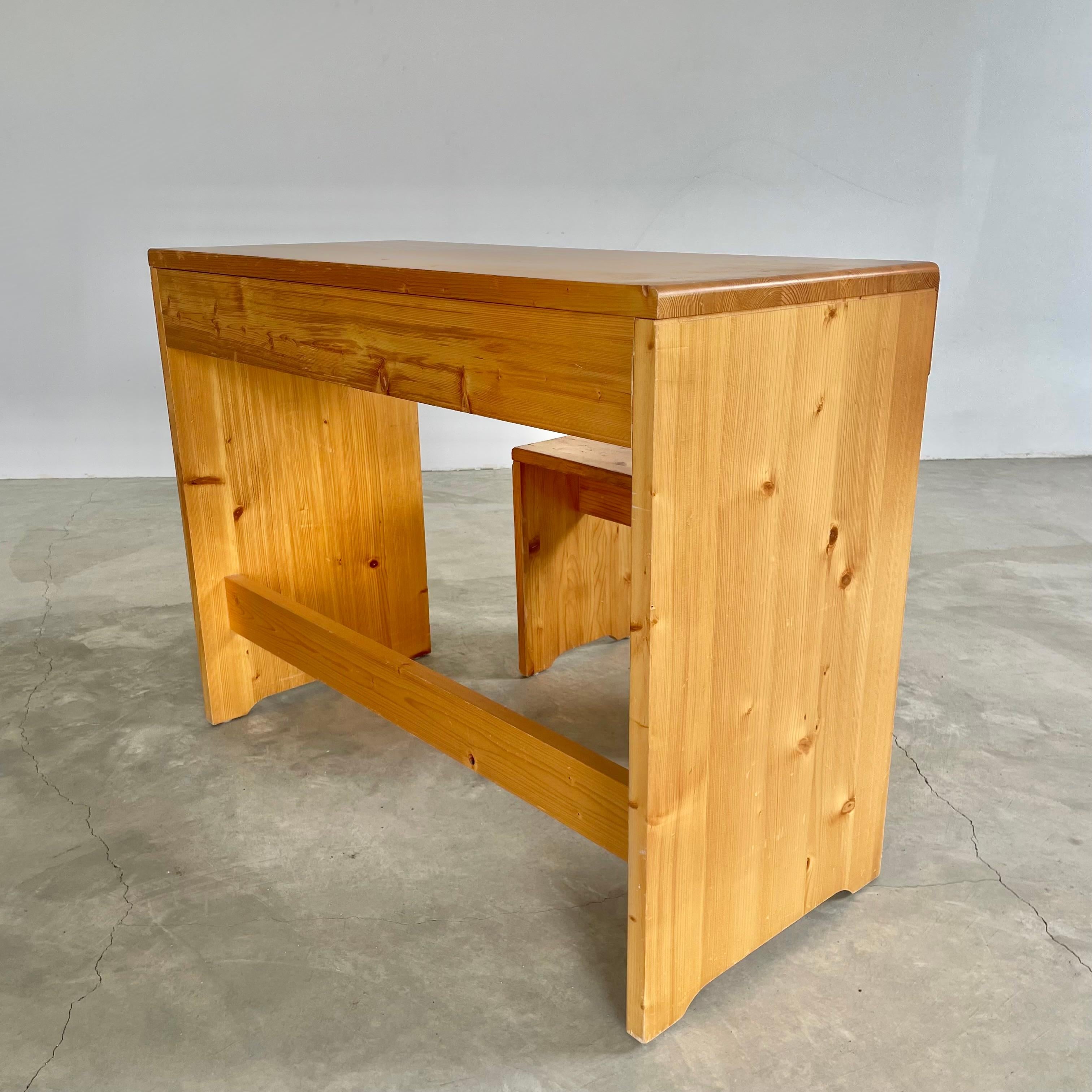 Charlotte Perriand Pine Desk for Les Arcs with Matching Stool, 1960s France In Good Condition For Sale In Los Angeles, CA