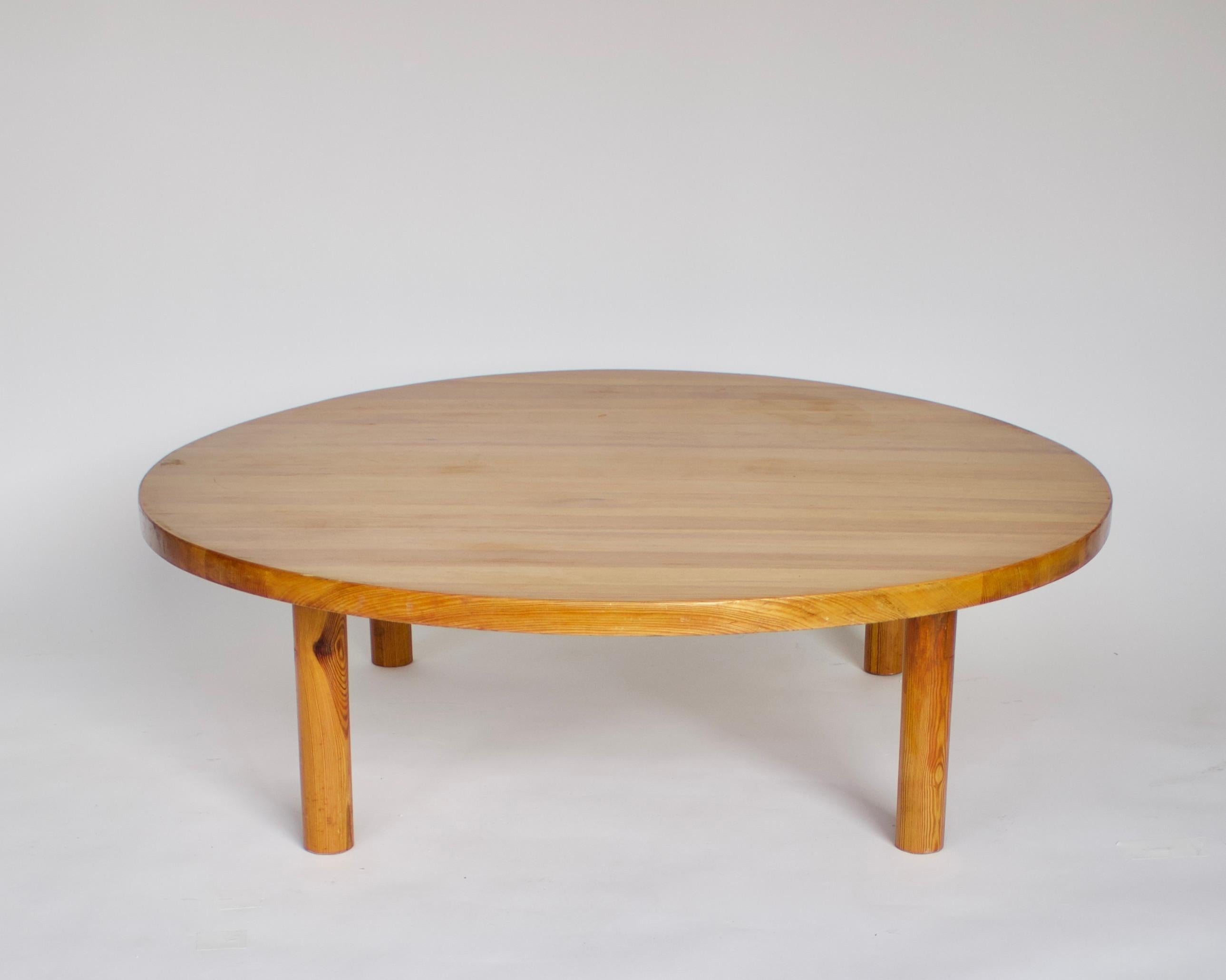 Mid-Century Modern French Round Coffee Table in Pine Attributed to Charlotte Perriand  