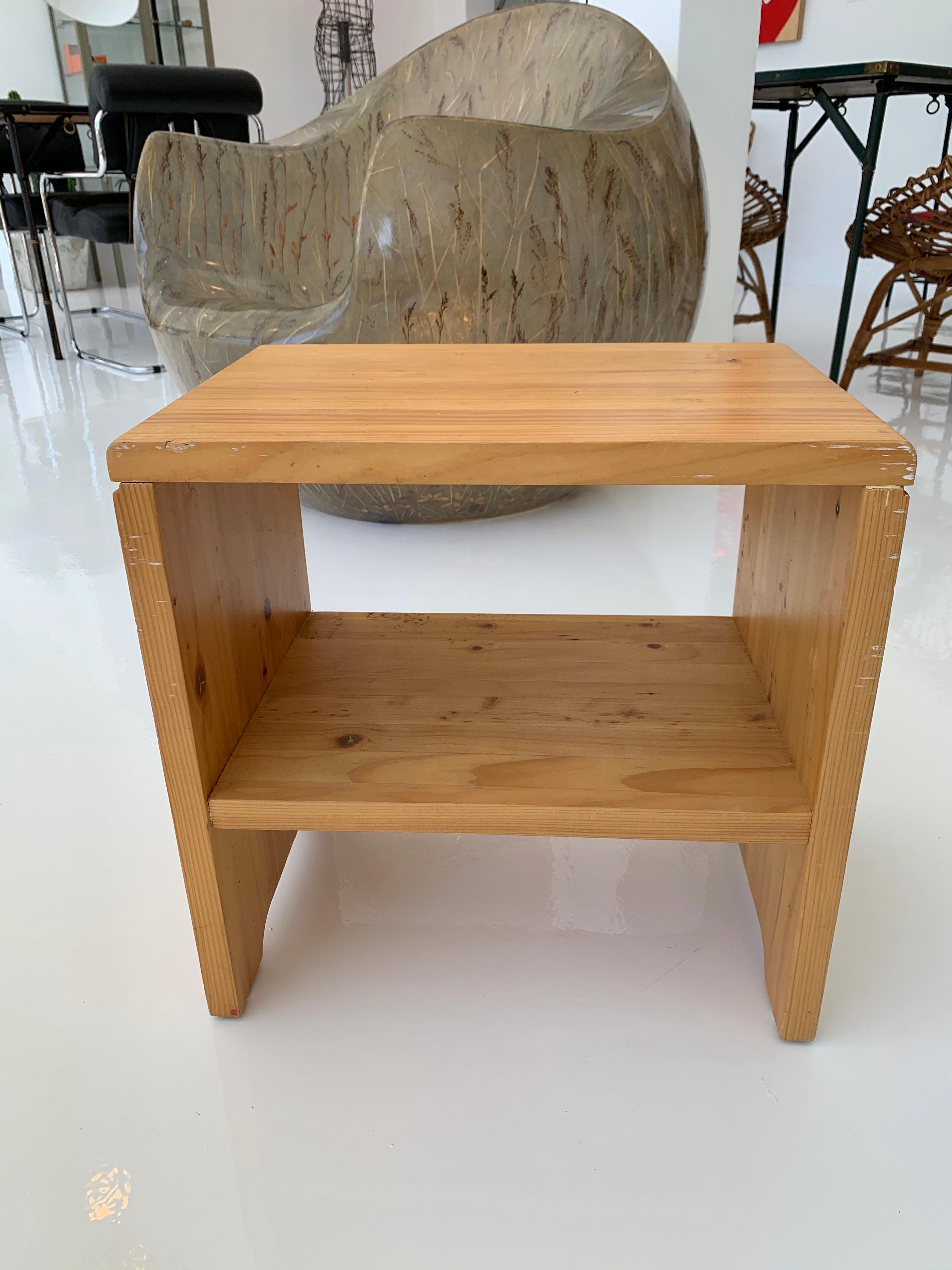 Charlotte Perriand Pine Side Table for Les Arcs In Good Condition For Sale In Los Angeles, CA