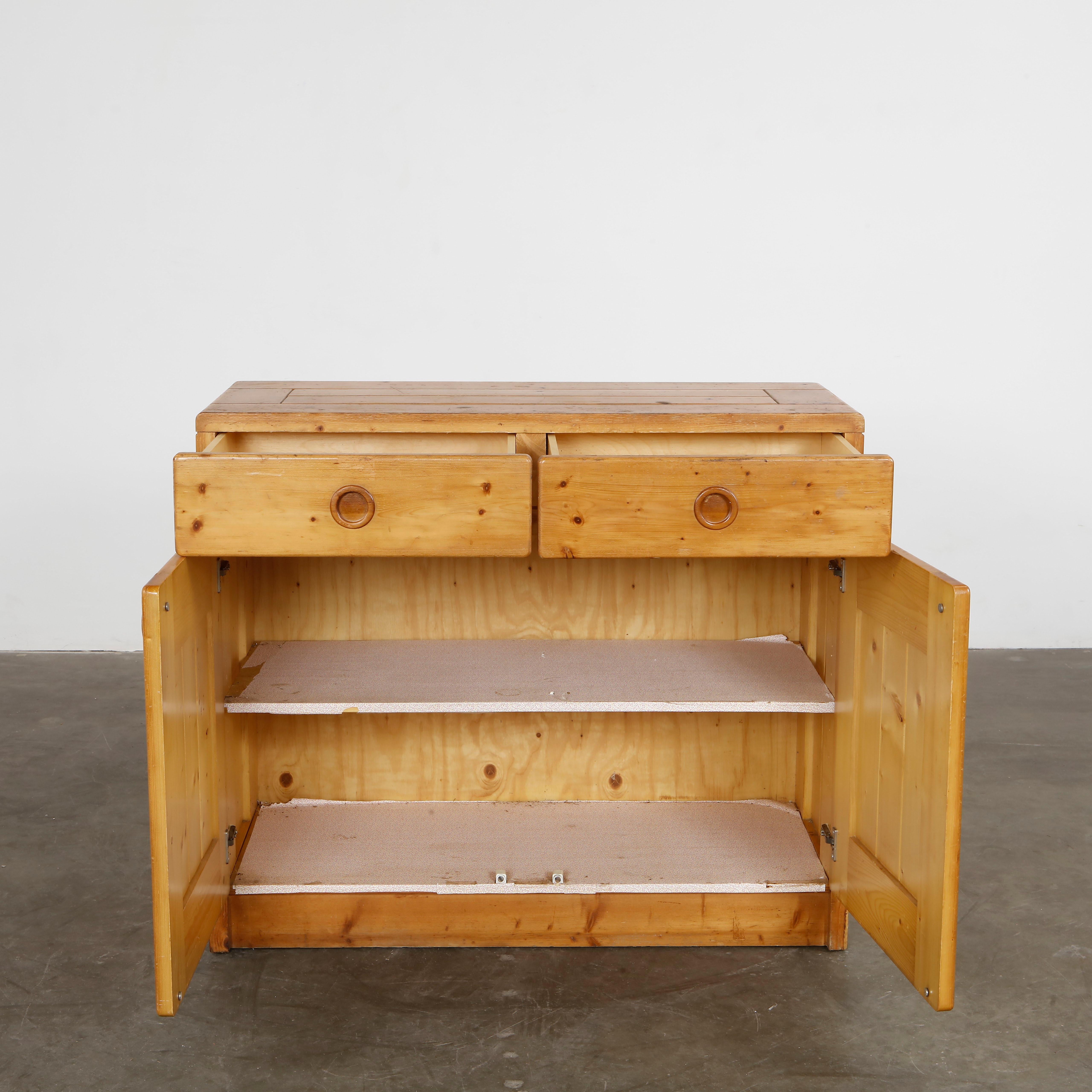 Charlotte Perriand, Pine Sideboard for Les Arcs 1600, 1960s For Sale 4