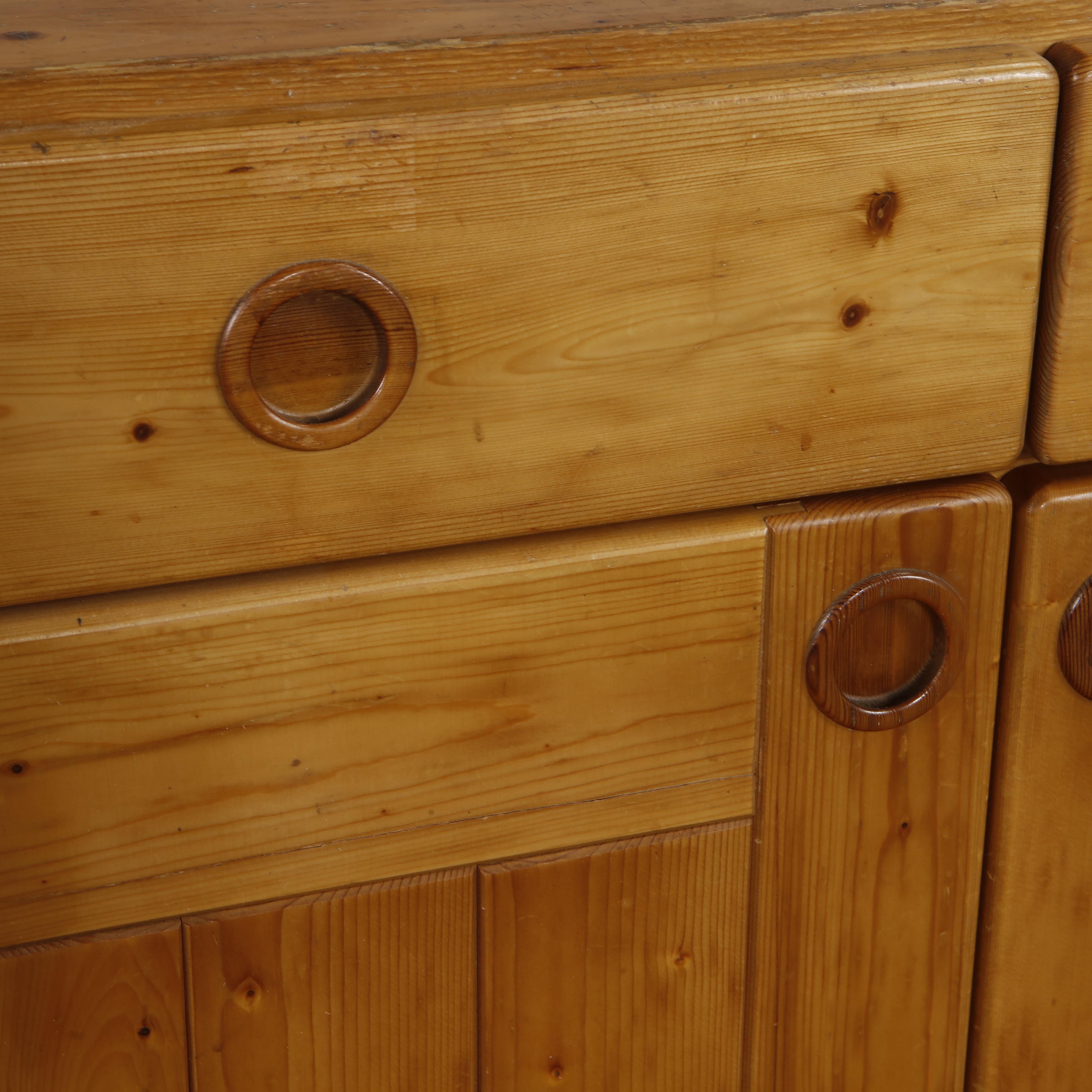 Charlotte Perriand, Pine Sideboard for Les Arcs 1600, 1960s For Sale 7
