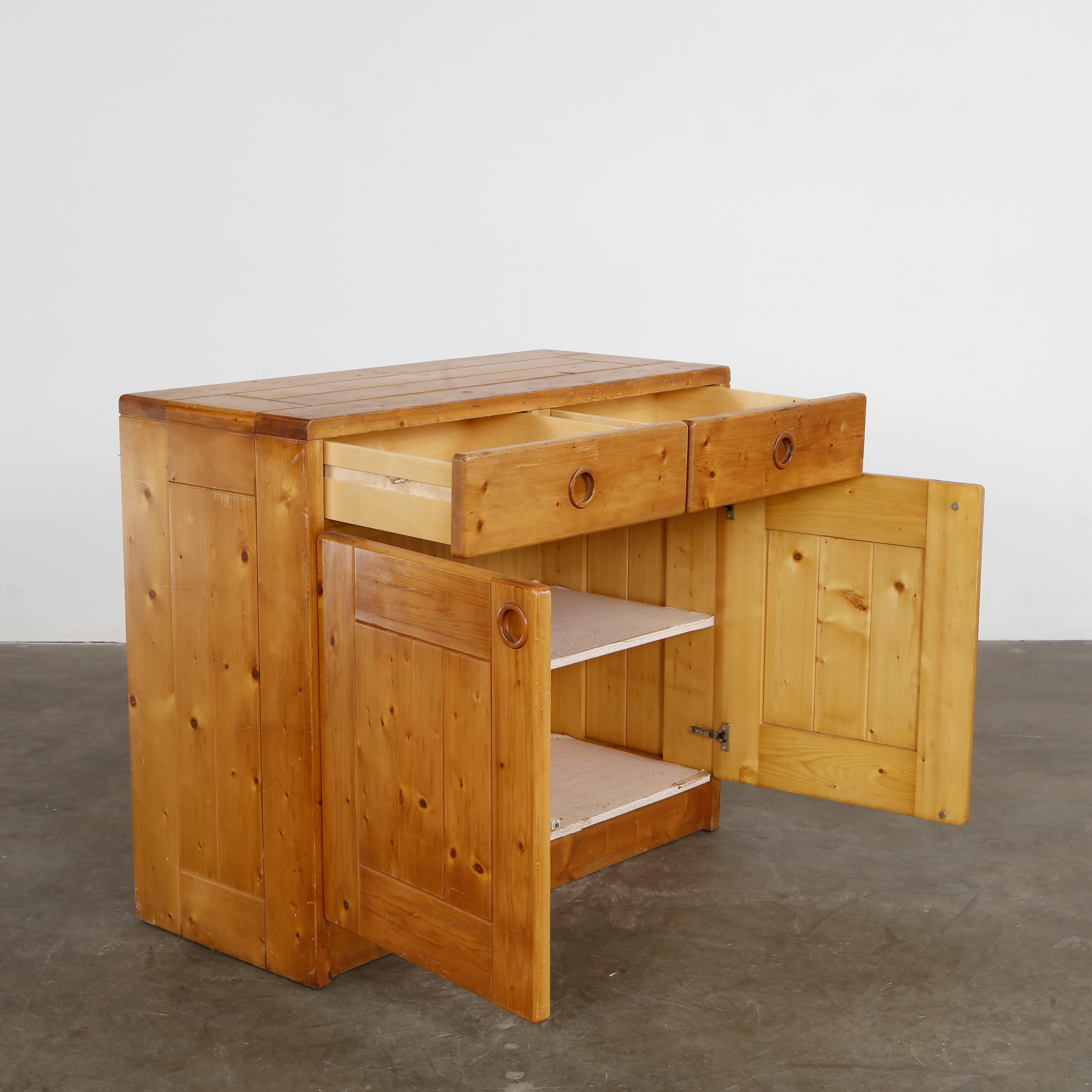 French Charlotte Perriand, Pine Sideboard for Les Arcs 1600, 1960s For Sale