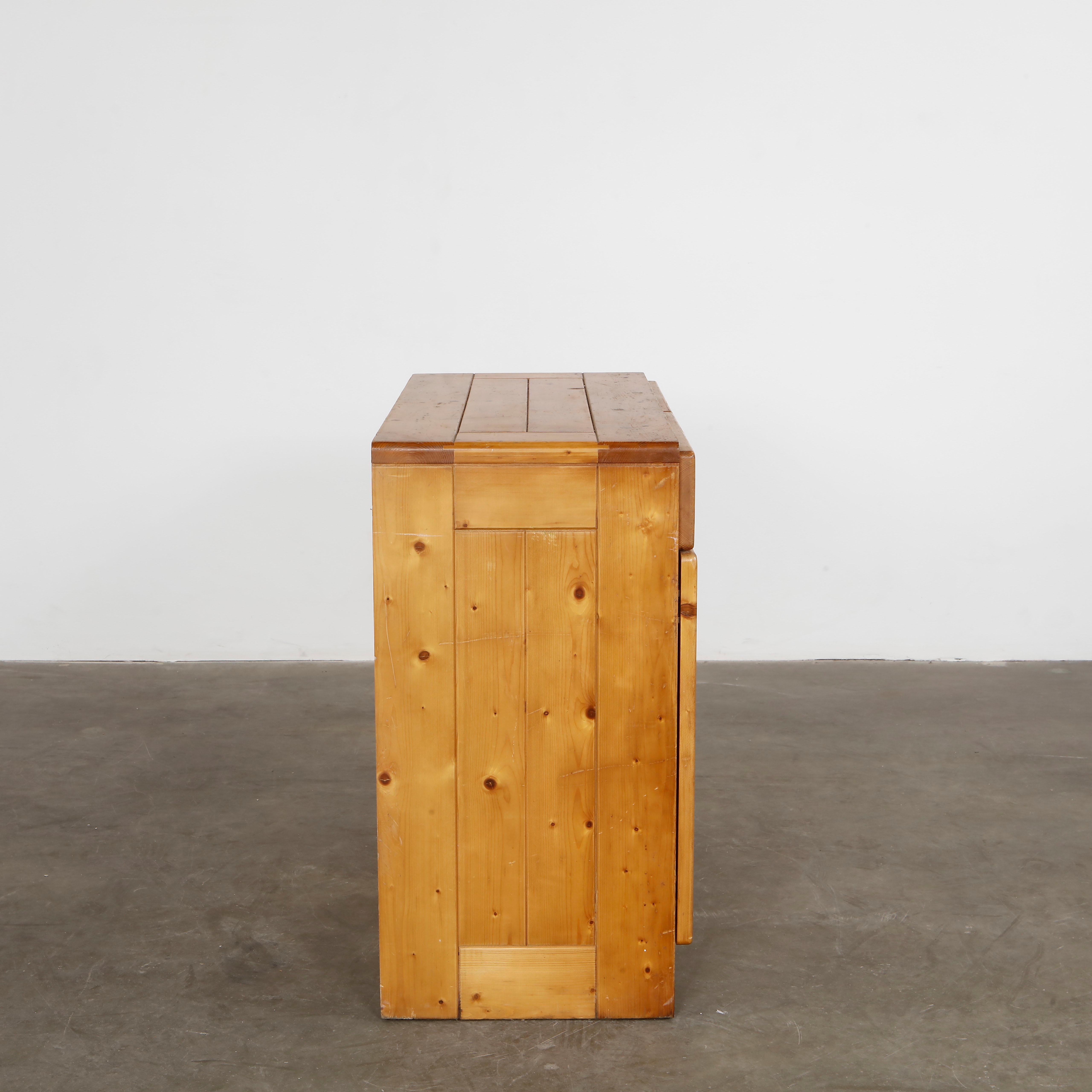 Charlotte Perriand, Pine Sideboard for Les Arcs 1600, 1960s In Good Condition For Sale In Gardena, CA