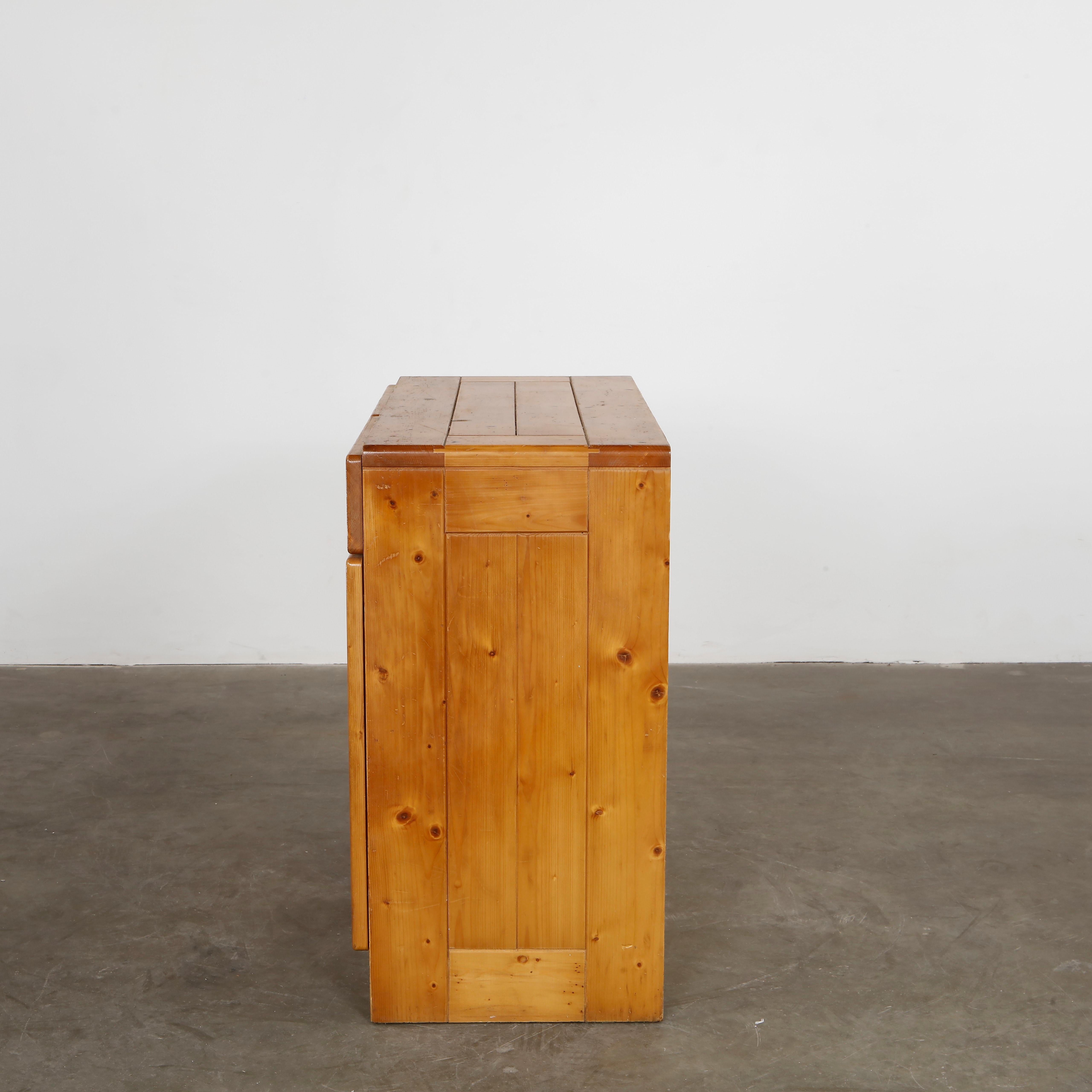 Charlotte Perriand, Pine Sideboard for Les Arcs 1600, 1960s For Sale 3