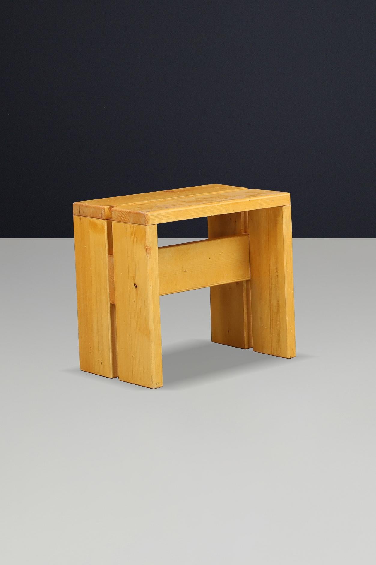 Charlotte Perriand Hocker aus Kiefernholz für das Skigebiet Les Arcs, Frankreich, 1960er Jahre 2 verfügbar im Angebot 6