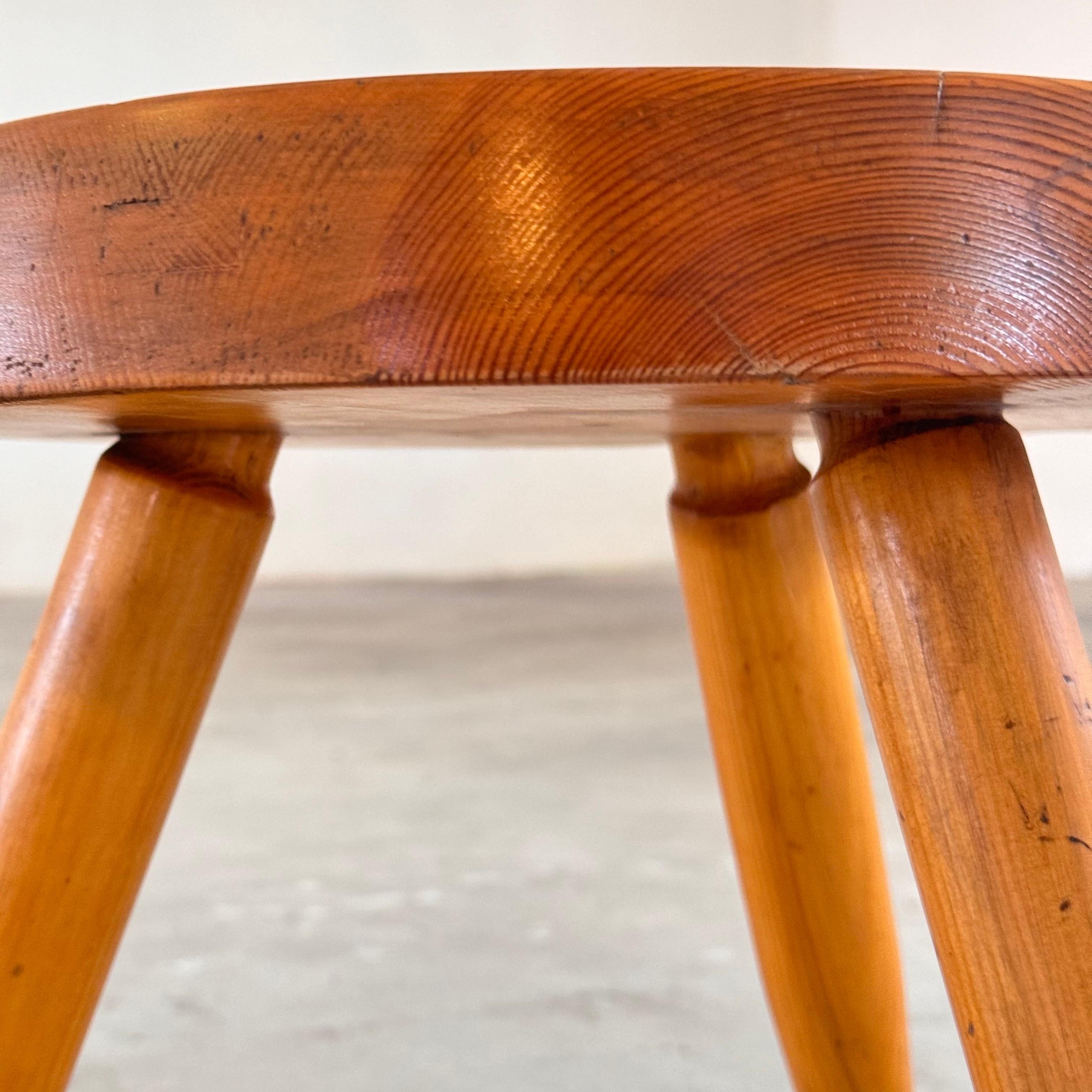 Charlotte Perriand Pine Wood 'Berger' Stool, France, 1960s  For Sale 1