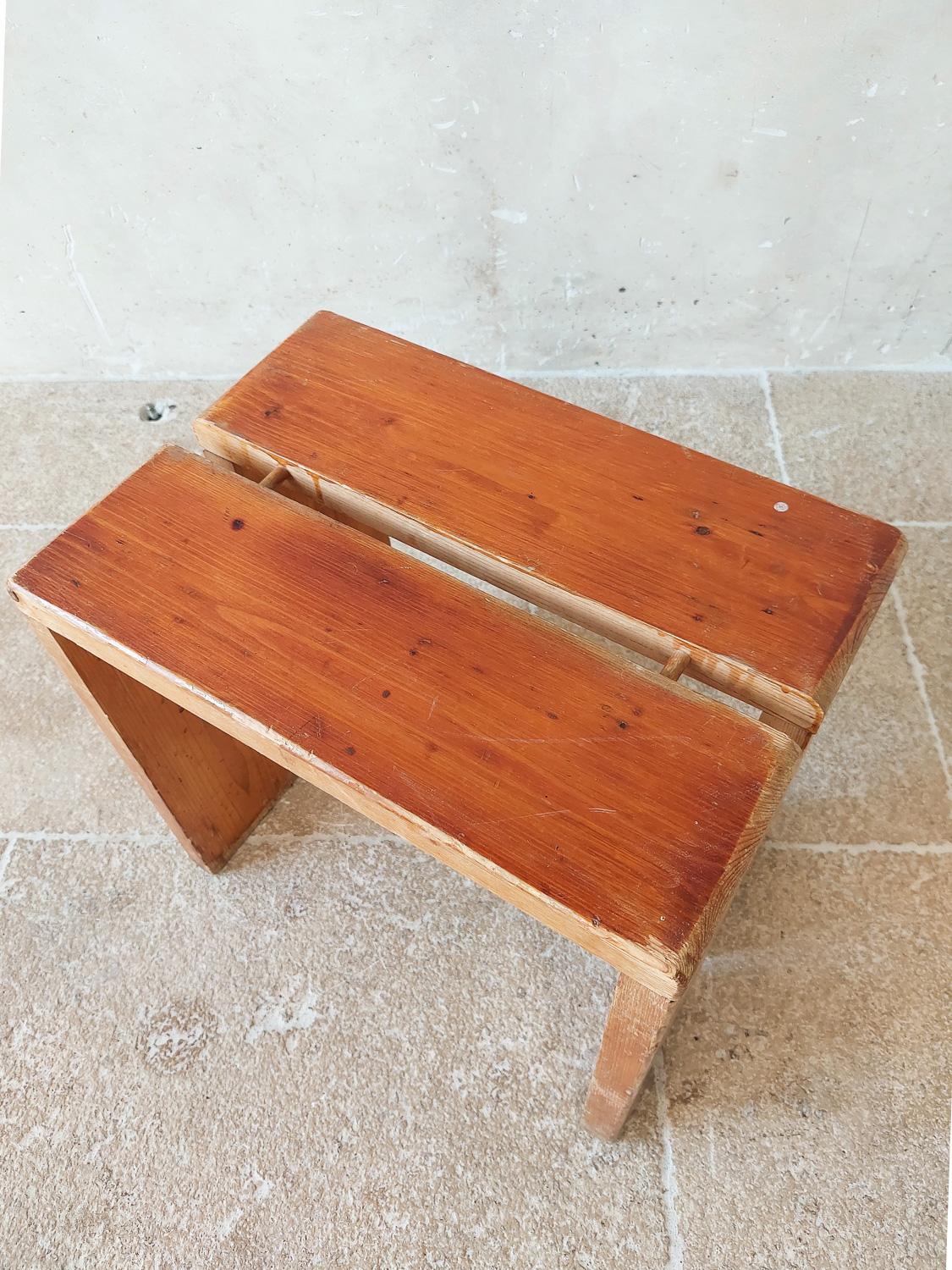 French Charlotte Perriand Pine Wood Stool for Les Arcs, 1960s For Sale