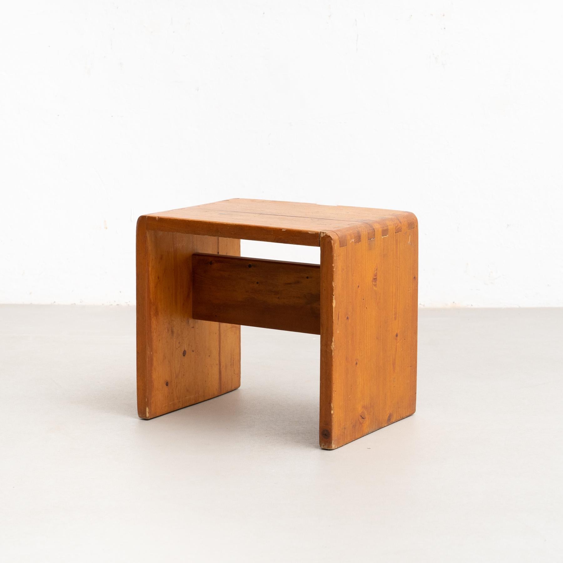 Charlotte Perriand Pine Wood Stool for Les Arcs, circa 1950 For Sale 1