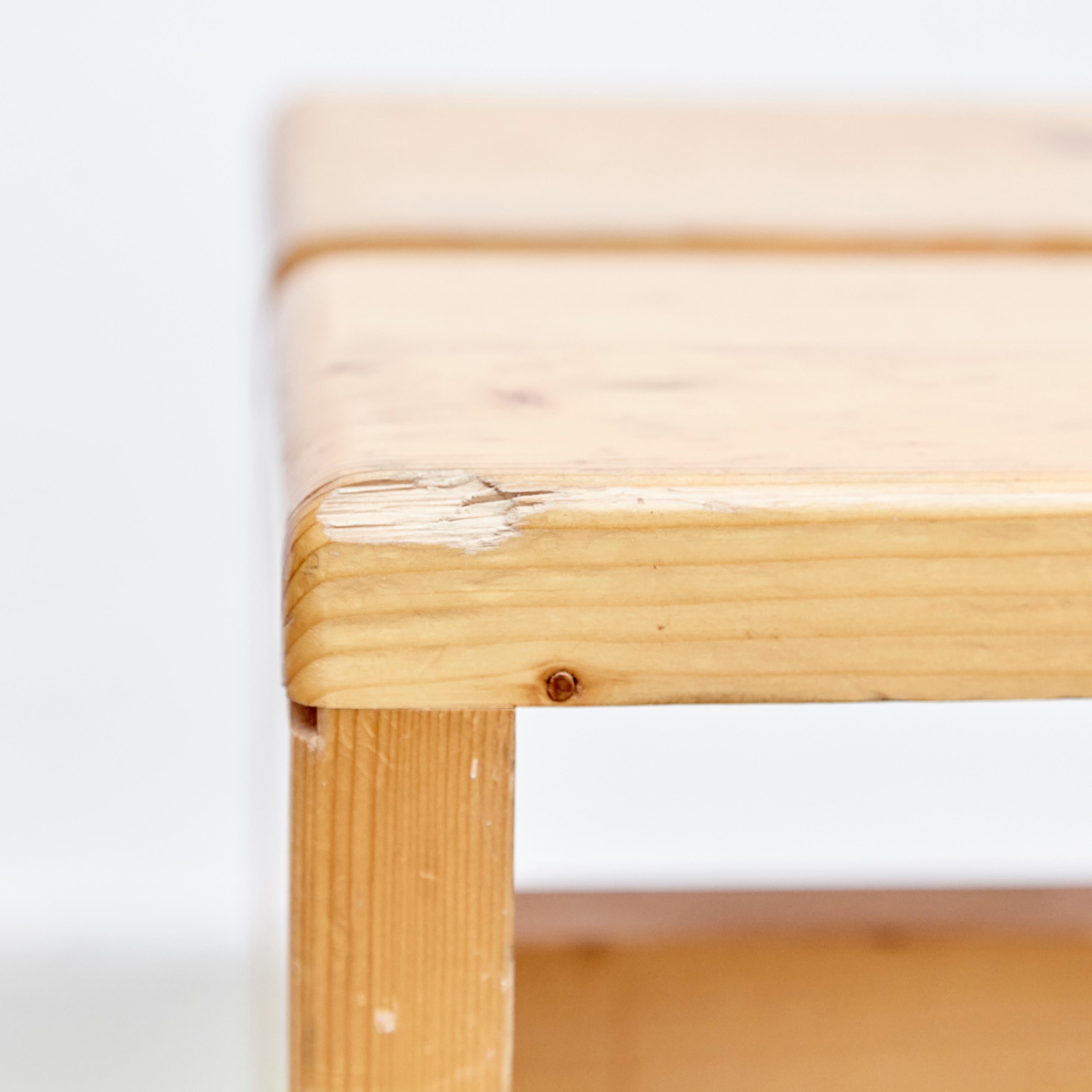 Charlotte Perriand Pine Wood Stool for Les Arcs In Good Condition In Barcelona, Barcelona