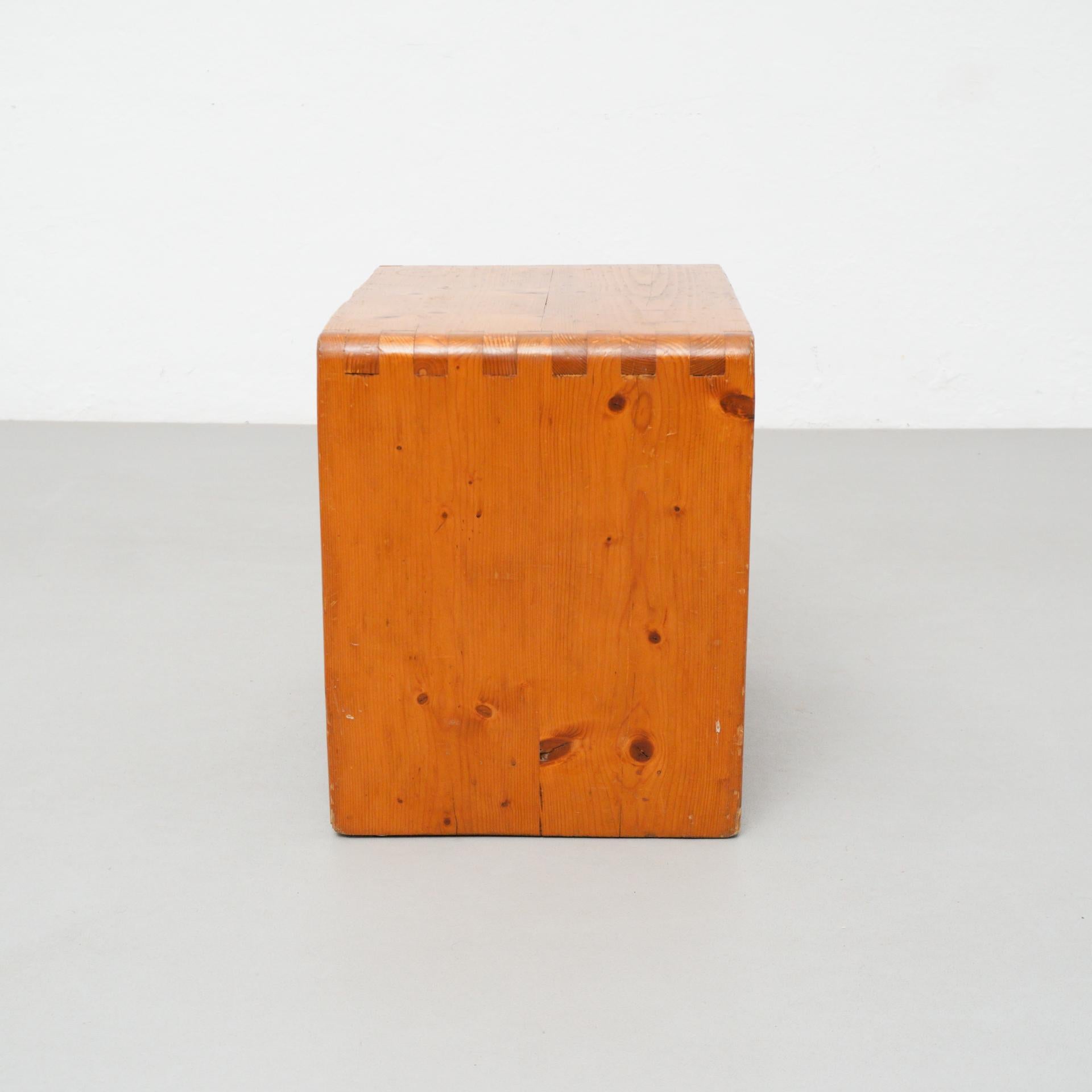 Charlotte Perriand Pine Wood Stool for Les Arcs In Good Condition In Barcelona, Barcelona