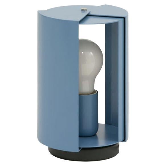 Lampe de table Charlotte Perriand ''Pivotante À Poser'' en bleu clair en vente