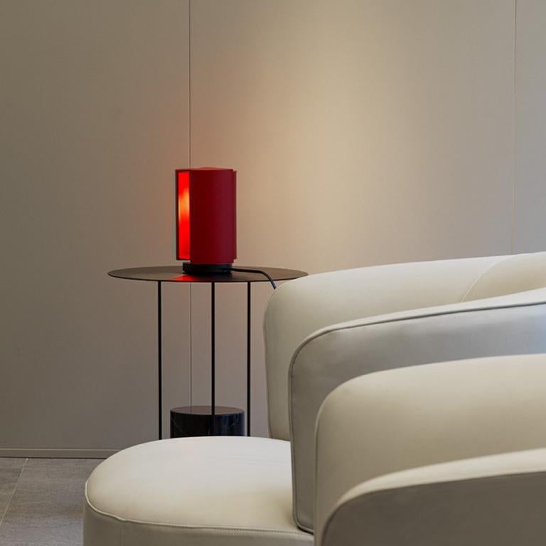 Mid-Century Modern Lampe à poser Charlotte Perriand ''Pivotante À Poser'' en rouge en vente