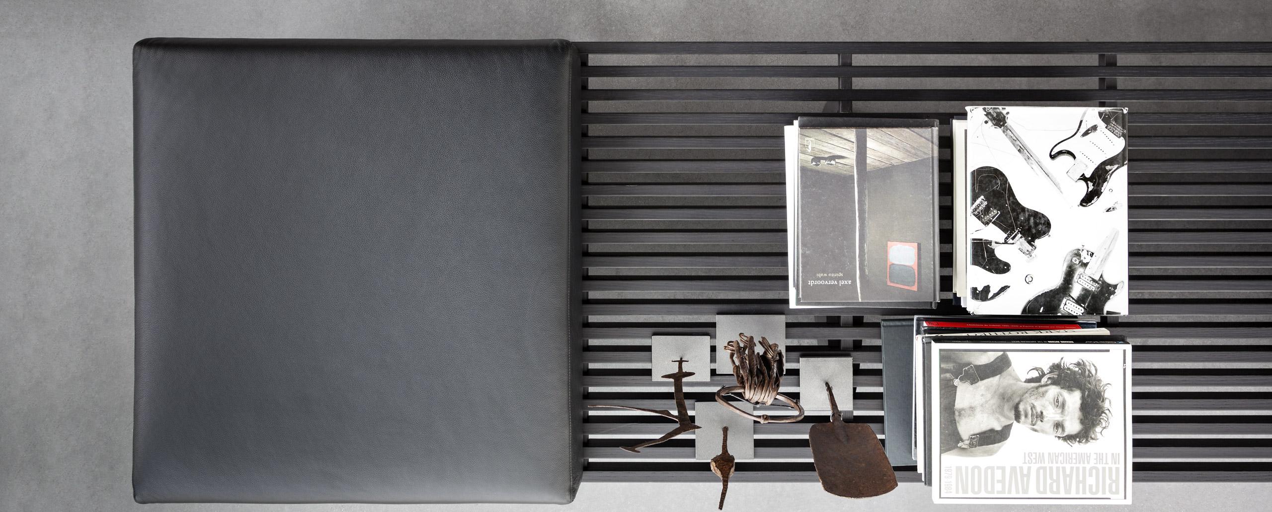 Modulares Sofa von Charlotte Perriand Refolo aus Holz und schwarzem Leder von Cassina im Angebot 9
