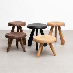 Charlotte Perriand Ensemble de cinq tabourets en bois Meribel pour Cassina