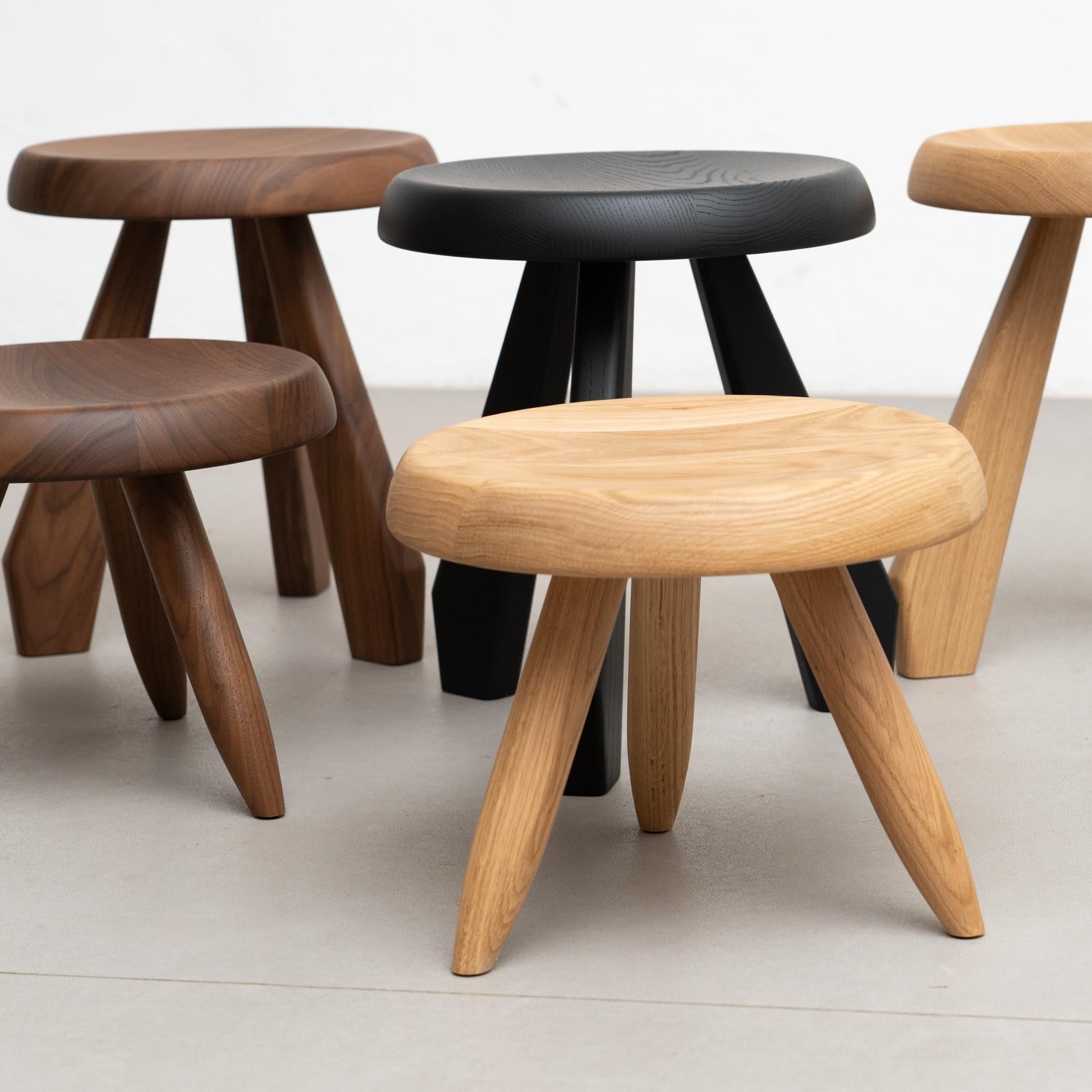 Charlotte Perriand Ensemble de cinq tabourets en bois Meribel pour Cassina Neuf - En vente à Barcelona, Barcelona