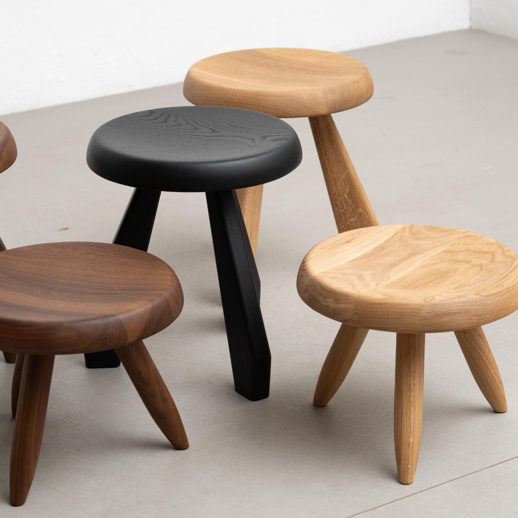 XXIe siècle et contemporain Charlotte Perriand Ensemble de cinq tabourets en bois Meribel pour Cassina en vente