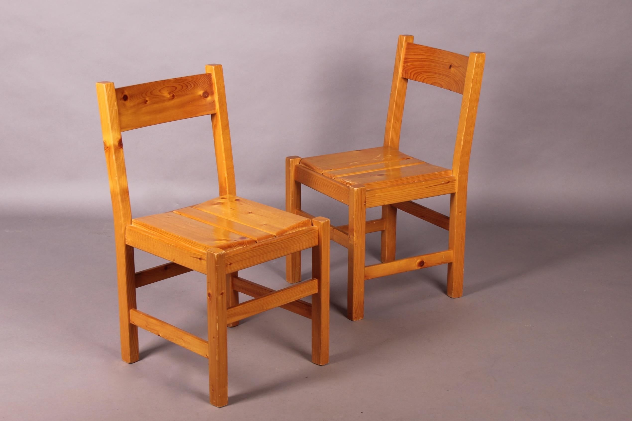 Charlotte Perriand Set of Four Chairs for Les Arcs In Good Condition In grand Lancy, CH