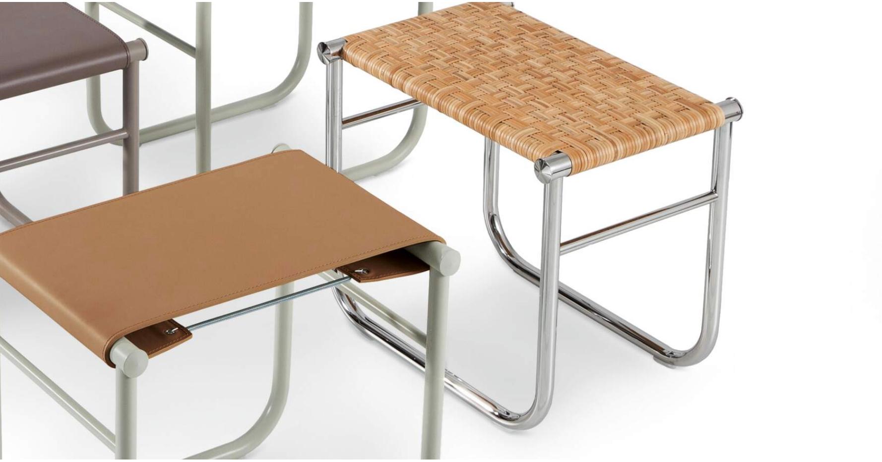 Mid-Century moderno Charlotte Perriand Set di sette sgabelli modello 9 Tabouret per Cassina in vendita