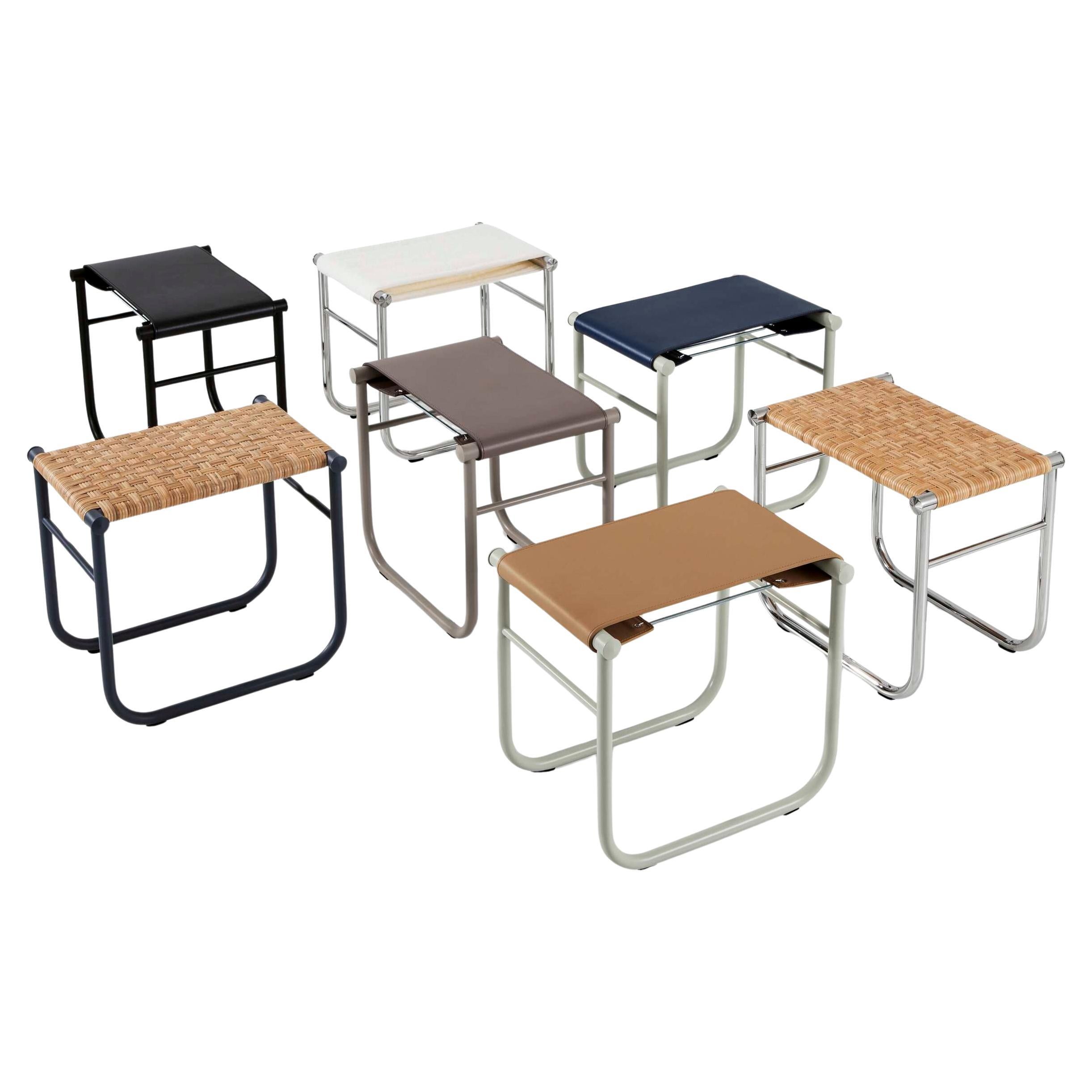 Charlotte Perriand Set di sette sgabelli modello 9 Tabouret per Cassina in vendita