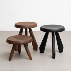 Charlotte Perriand Ensemble de trois tabourets en bois Meribel pour Cassina