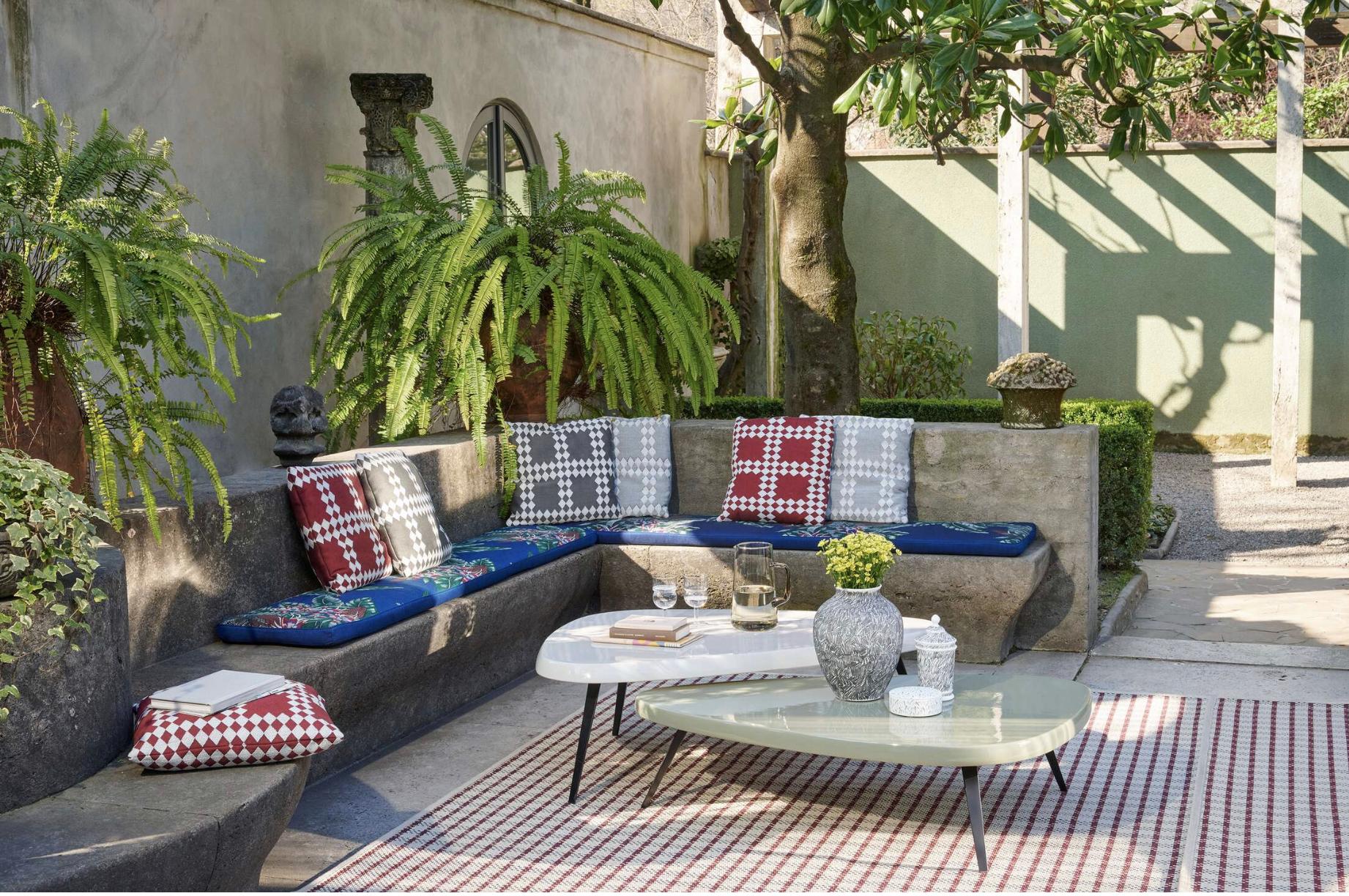 Charlotte Perriand Dreiteiliger mexikanischer niedriger mexikanischer Outdoor-Tisch für Cassina im Angebot 6