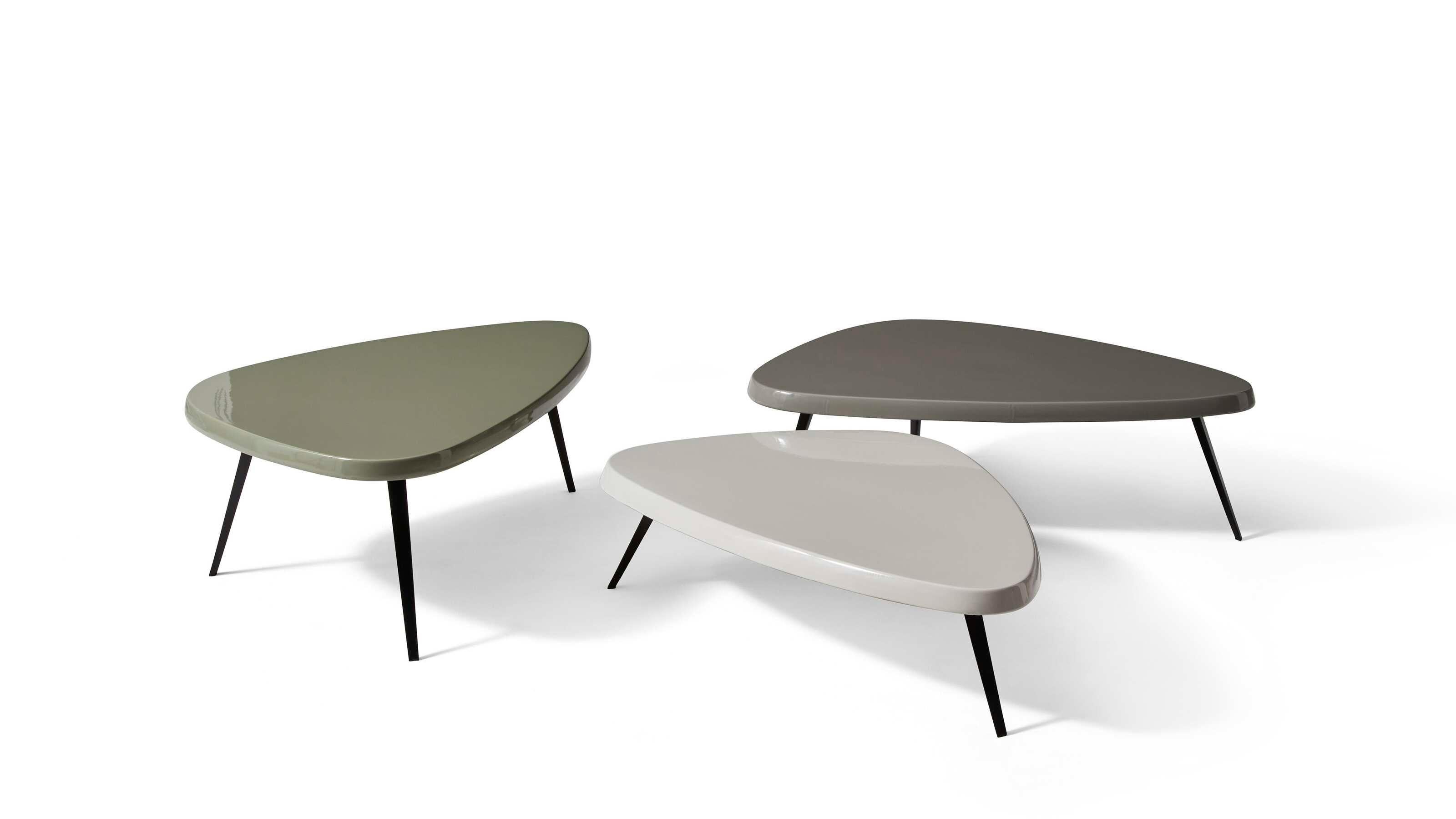 Charlotte Perriand Dreiteiliger mexikanischer niedriger mexikanischer Outdoor-Tisch für Cassina (Moderne der Mitte des Jahrhunderts) im Angebot