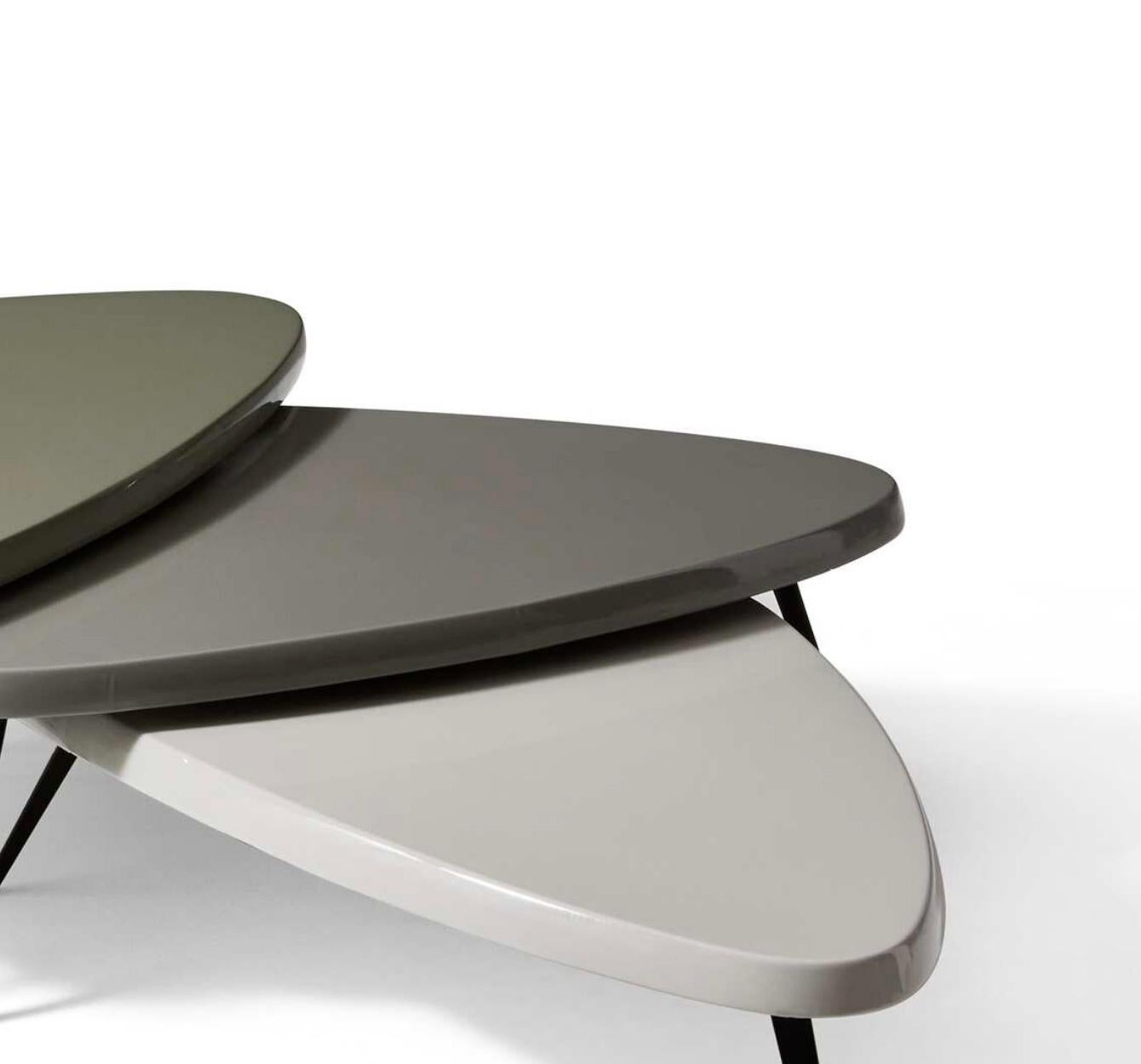 Charlotte Perriand Dreiteiliger mexikanischer niedriger mexikanischer Outdoor-Tisch für Cassina (21. Jahrhundert und zeitgenössisch) im Angebot
