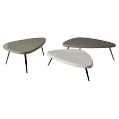 Charlotte Perriand Set di tre tavoli bassi da esterno in stile messicano per Cassina