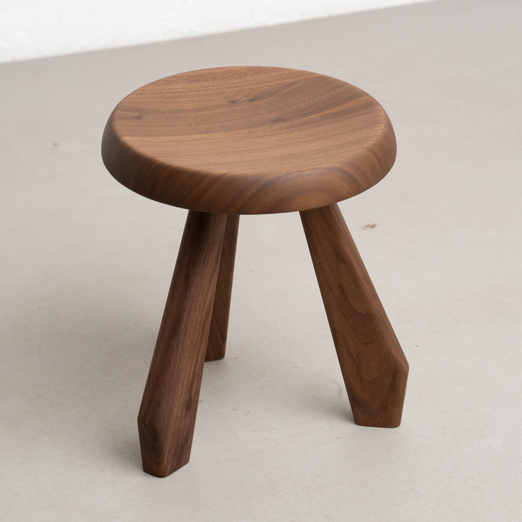 Charlotte Perriand Ensemble de deux tabourets en bois Meribel pour Cassina en vente 3