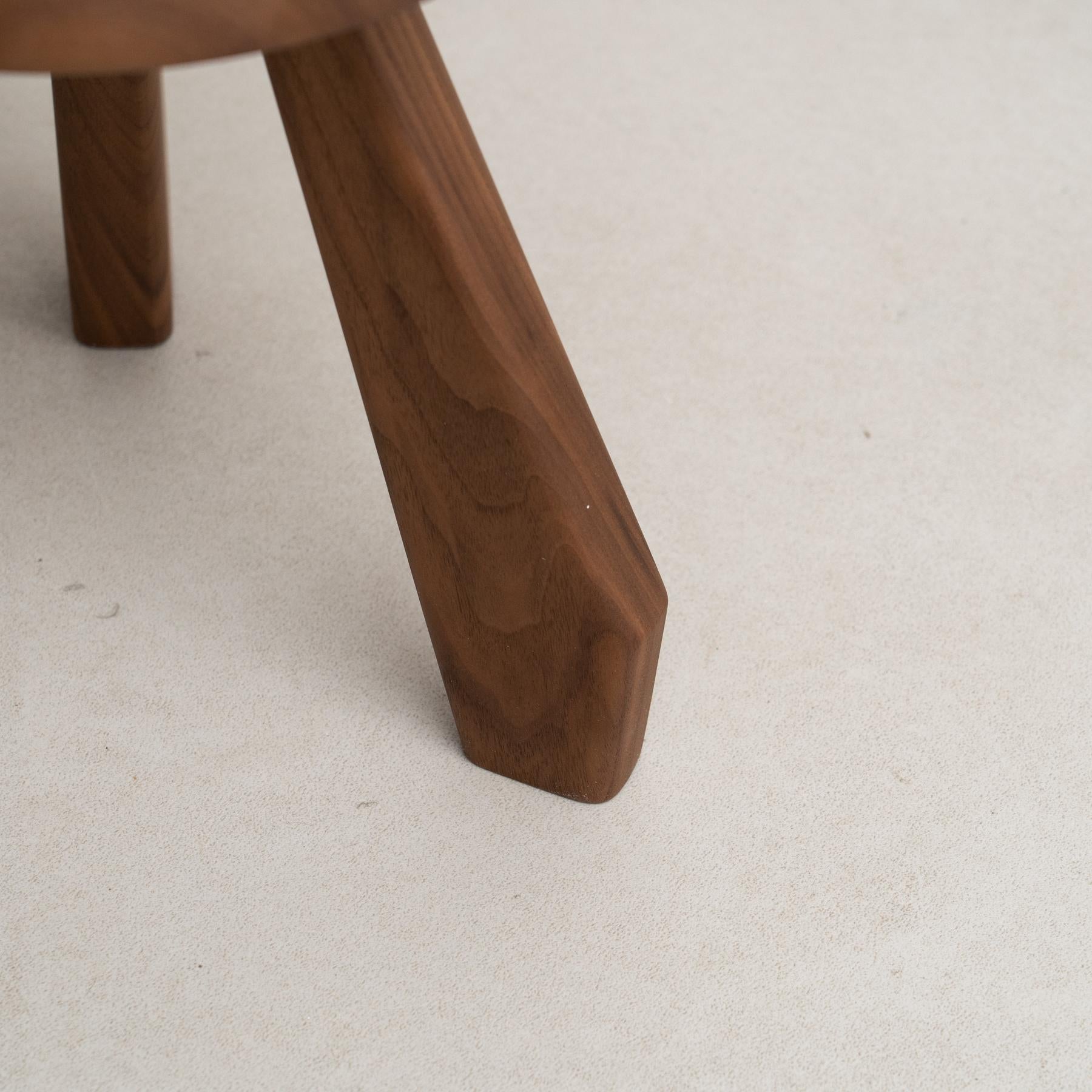 Charlotte Perriand Ensemble de deux tabourets en bois Meribel pour Cassina en vente 5