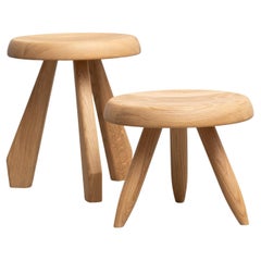 Charlotte Perriand Ensemble de deux tabourets en bois Meribel pour Cassina