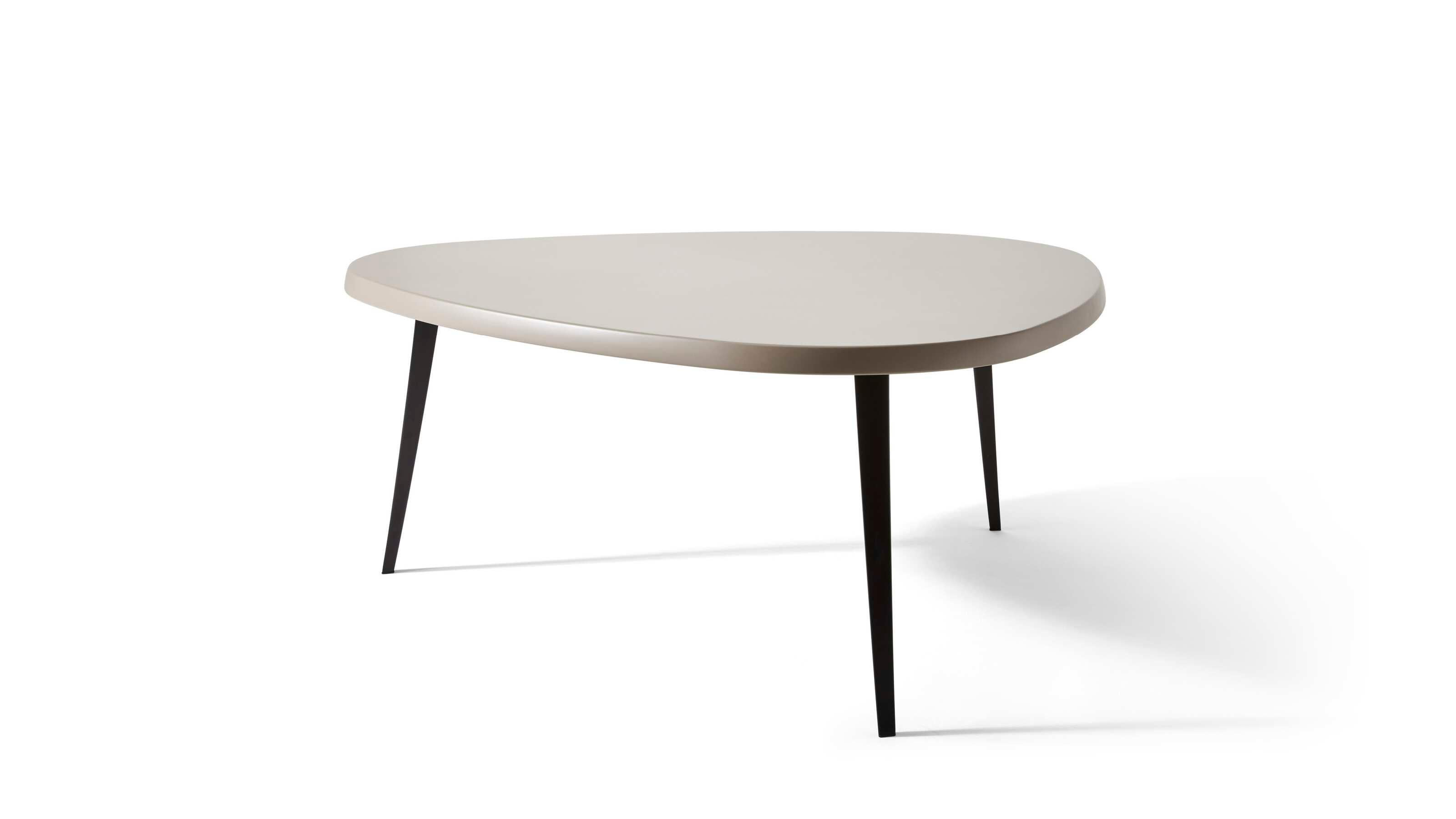 XXI secolo e contemporaneo Charlotte Perriand Set di due sgabelli e tavoli da esterno Mexique per Cassina in vendita