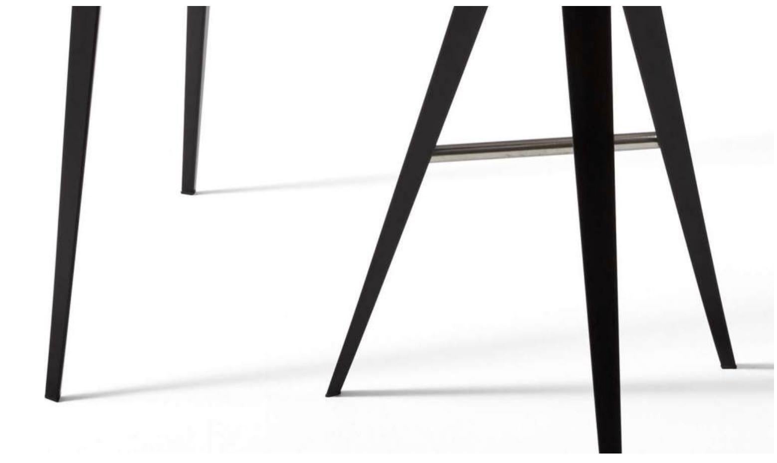 Charlotte Perriand Set di due sgabelli e tavoli da esterno Mexique per Cassina in vendita 2