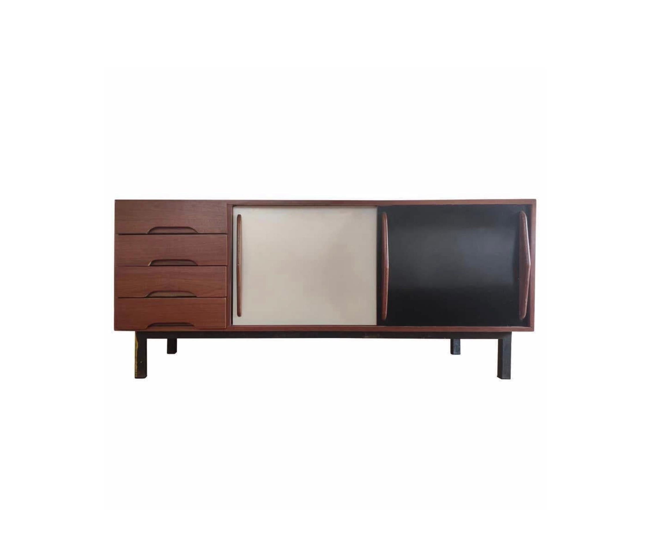 Credenza Charlotte Perriand - Design Modernista Francese, CIRCA 1950 In condizioni buone in vendita a Barcelona, Barcelona