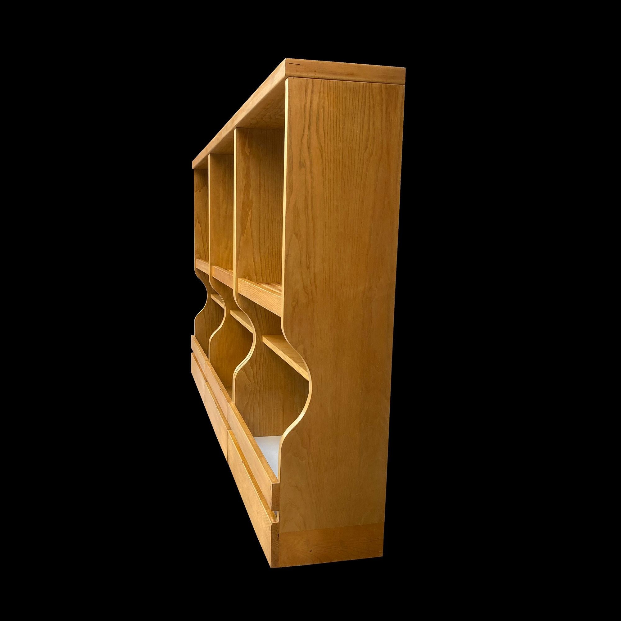 Charlotte Perriand Lattenregale aus Esche und fir 1968 im Angebot 3