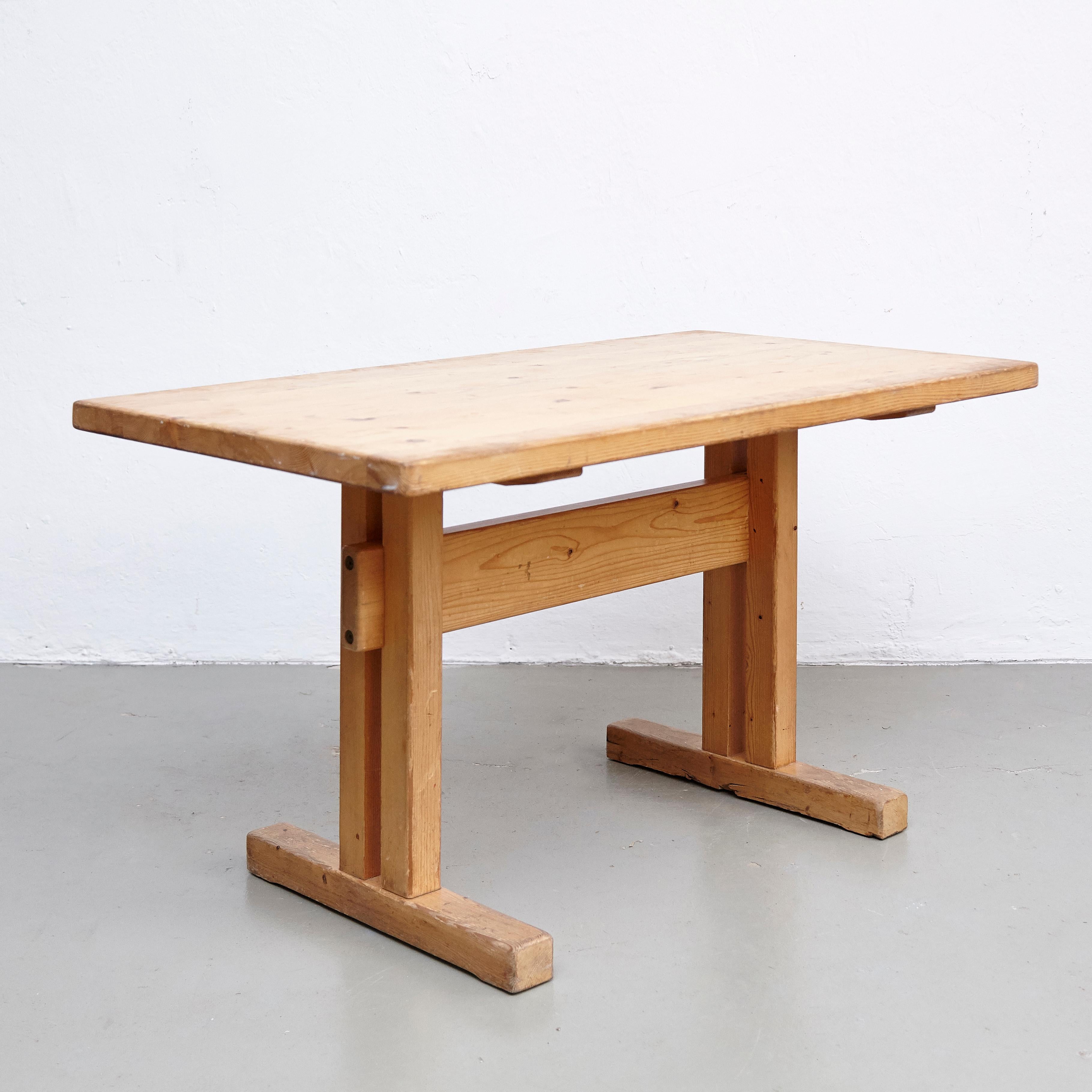 Charlotte Perriand, Mid Century Modern Small Wood Table for Les Arcs, circa 1960 In Good Condition In Barcelona, Barcelona