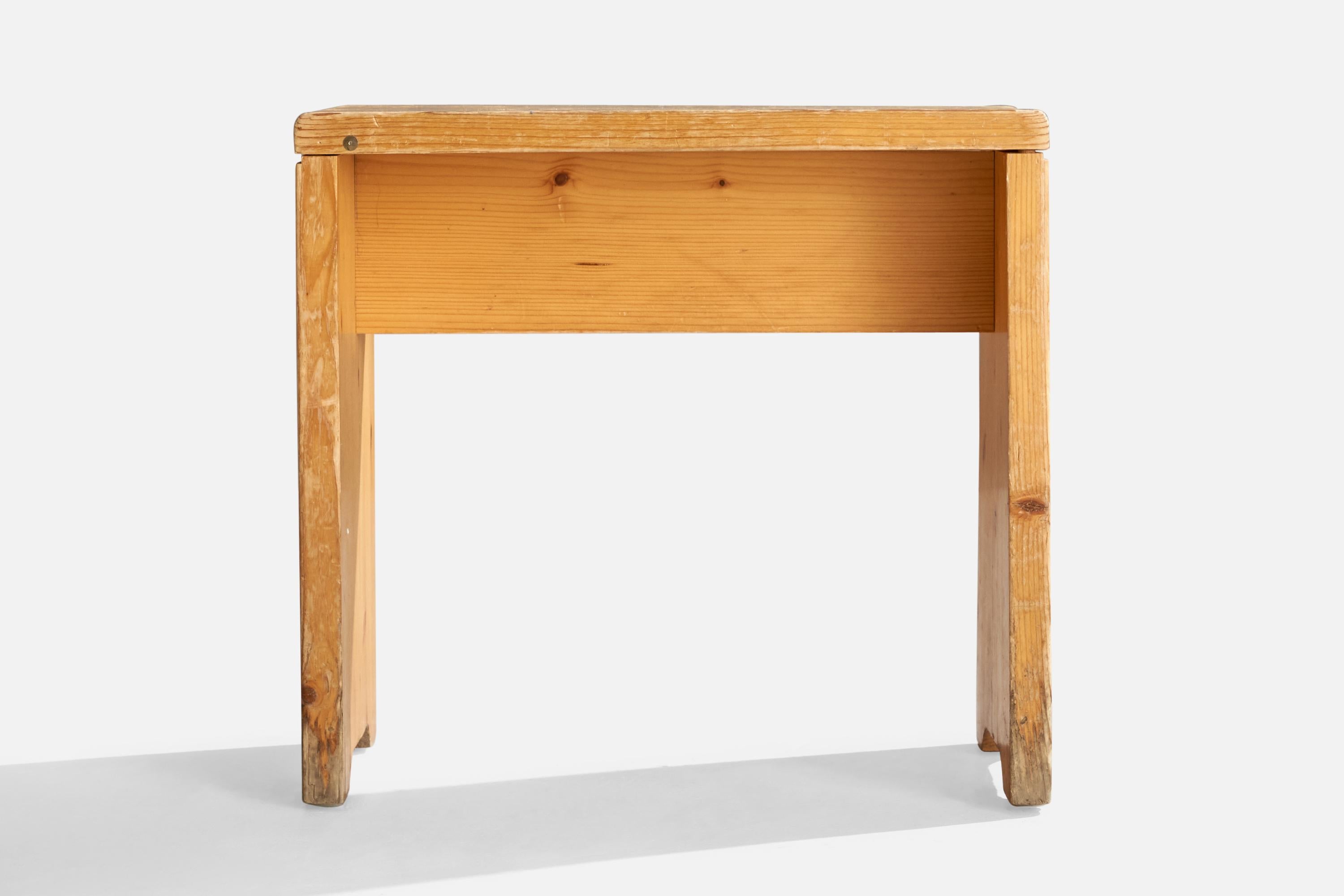 Charlotte Perriand, Hocker, Kiefernholz, Frankreich, 1960er Jahre (Mitte des 20. Jahrhunderts) im Angebot