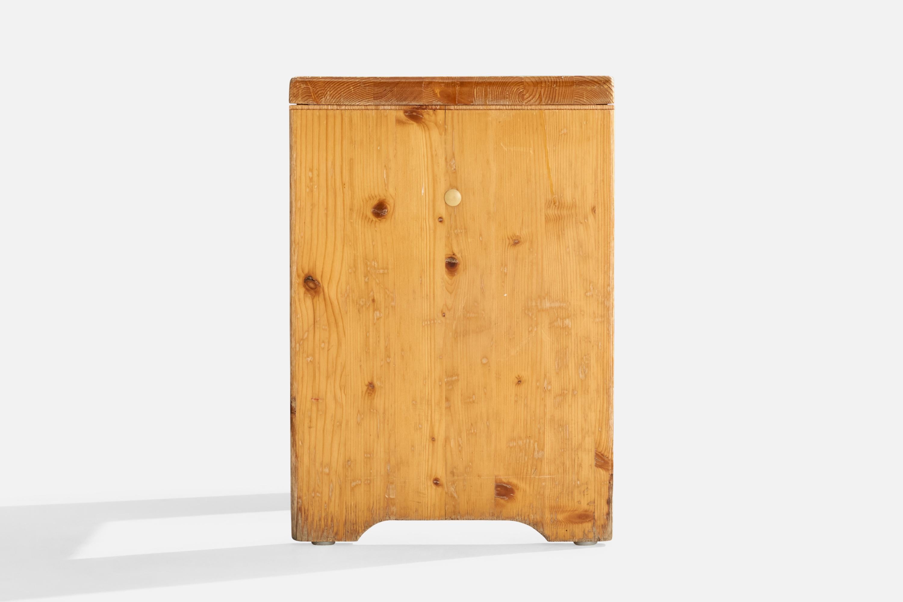 Charlotte Perriand, Hocker, Kiefernholz, Frankreich, 1960er Jahre im Angebot 1