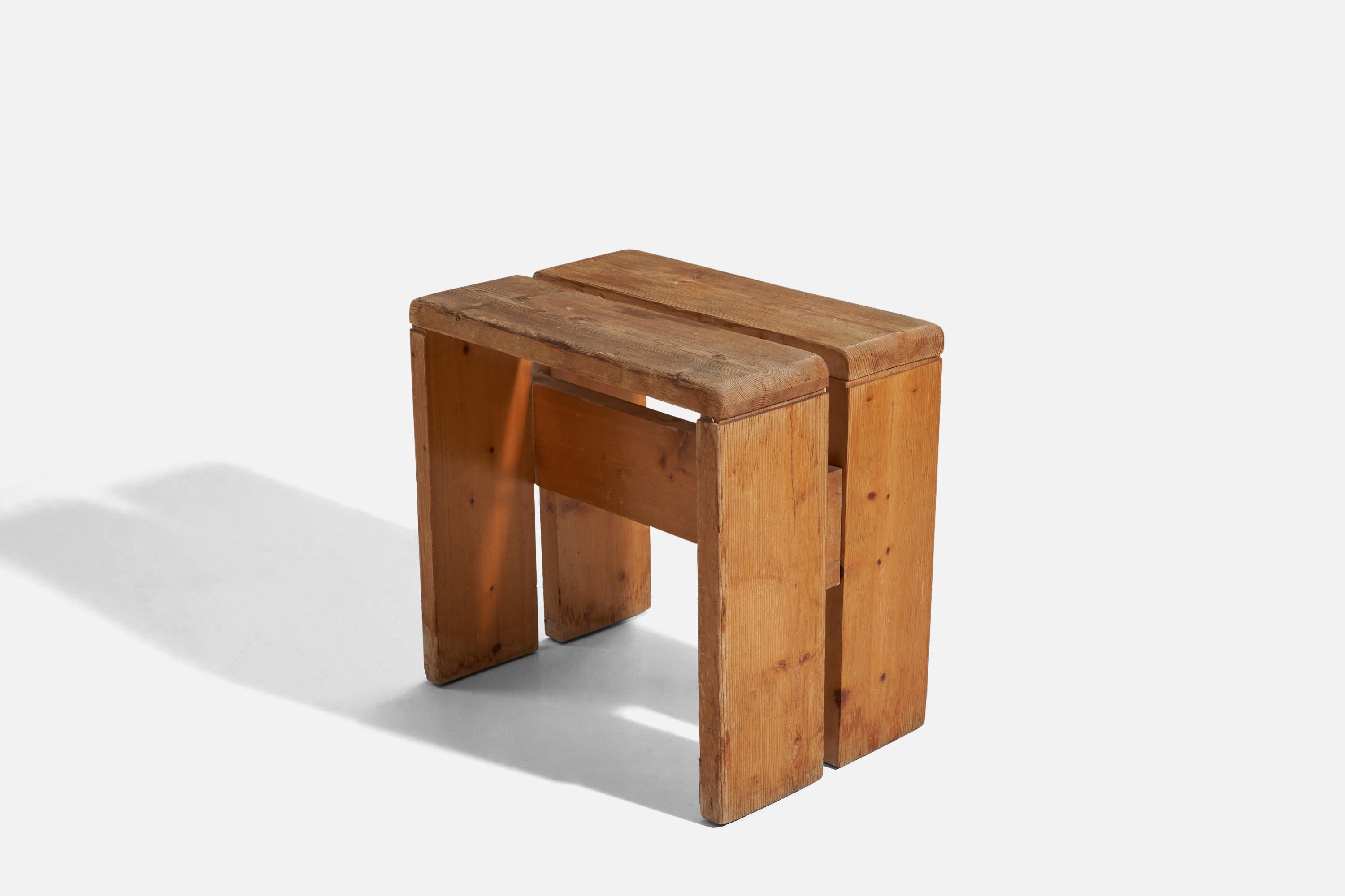 French Charlotte Perriand, Stools for Les Arcs, Pine, France, 1968 For Sale