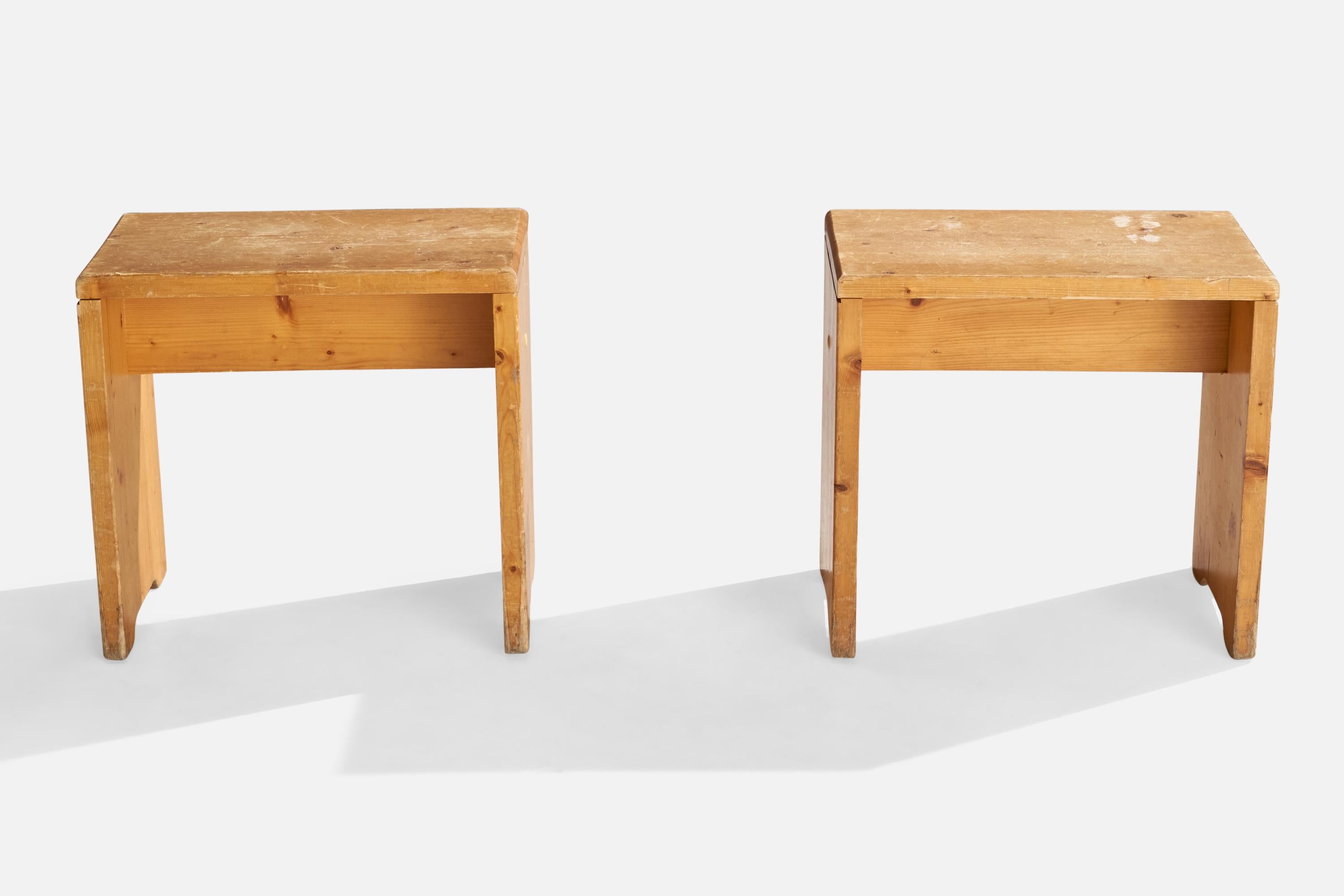 Charlotte Perriand, Hocker, Kiefernholz, Frankreich, 1960er Jahre (Moderne der Mitte des Jahrhunderts) im Angebot