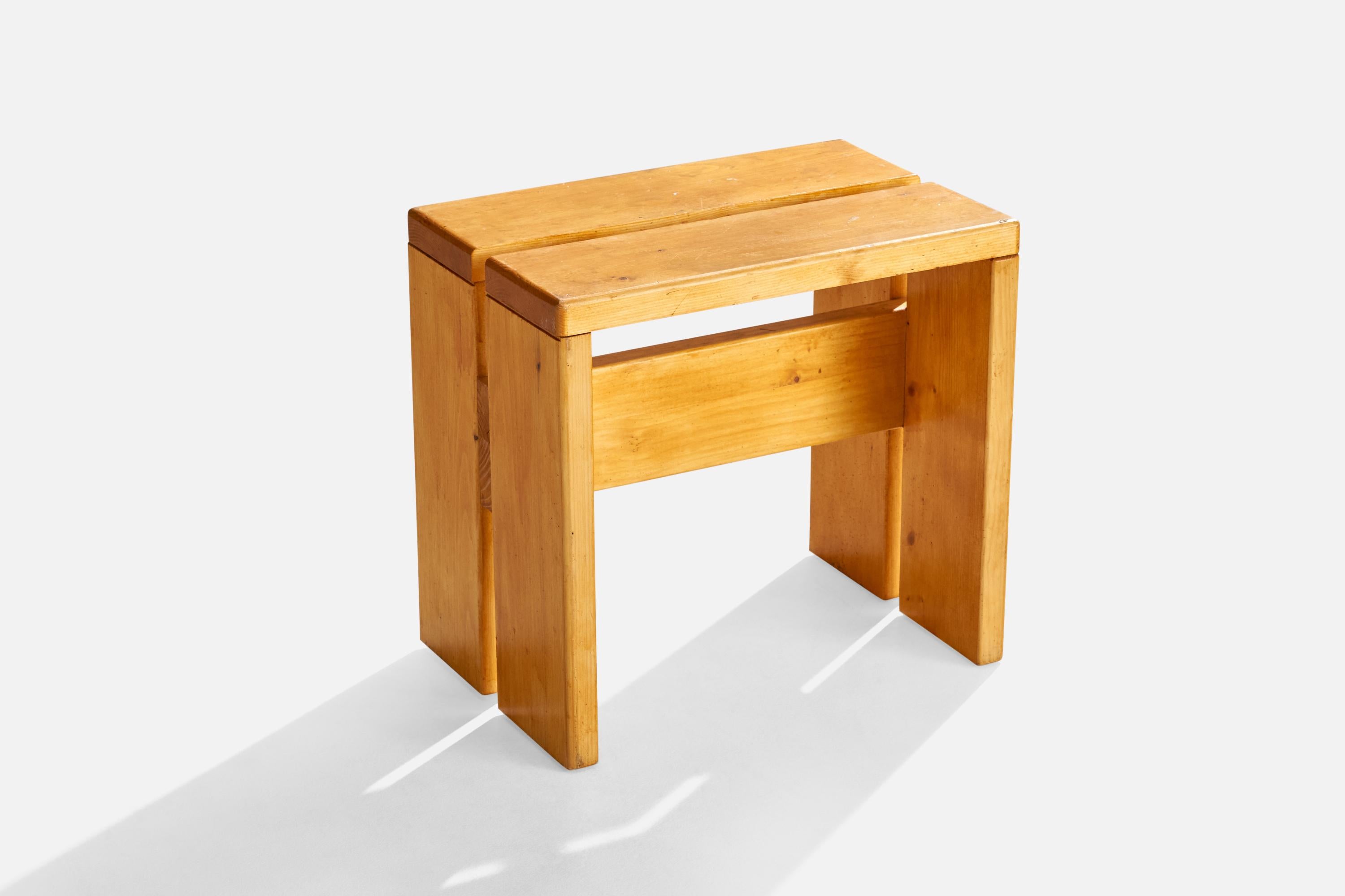 Charlotte Perriand, Taburetes, Pino, Francia, Años 60 Francés en venta