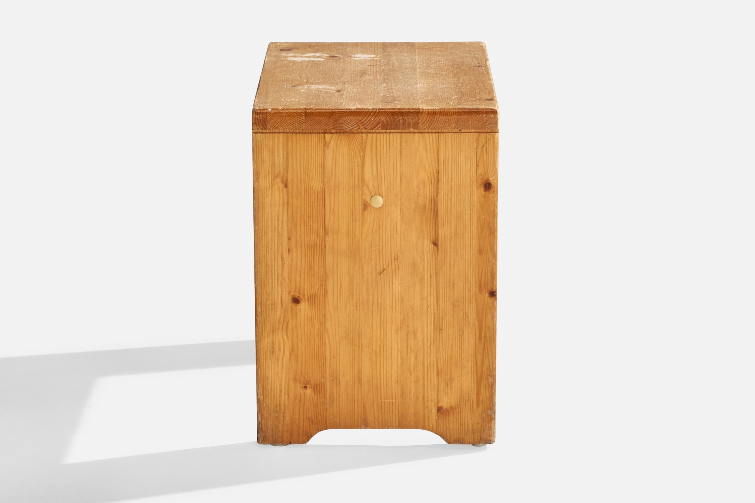 Charlotte Perriand, Hocker, Kiefernholz, Frankreich, 1960er Jahre (Mitte des 20. Jahrhunderts) im Angebot